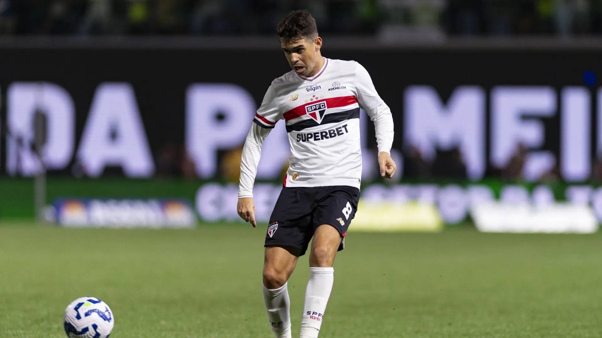 Oscar acaba carreira aos 34 anos depois de problemas cardíacos