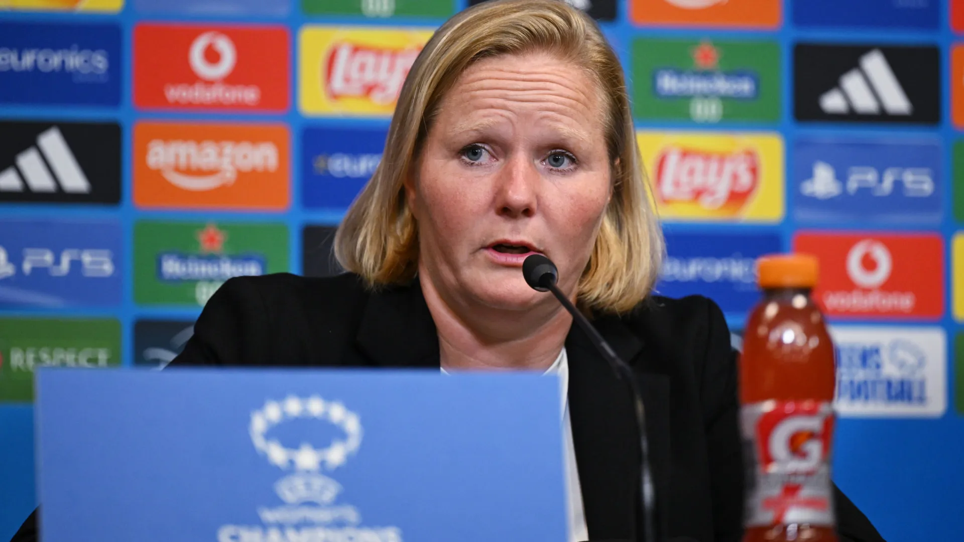 Corina Dekker considera que "seria uma surpresa" se derrotasse o Benfica