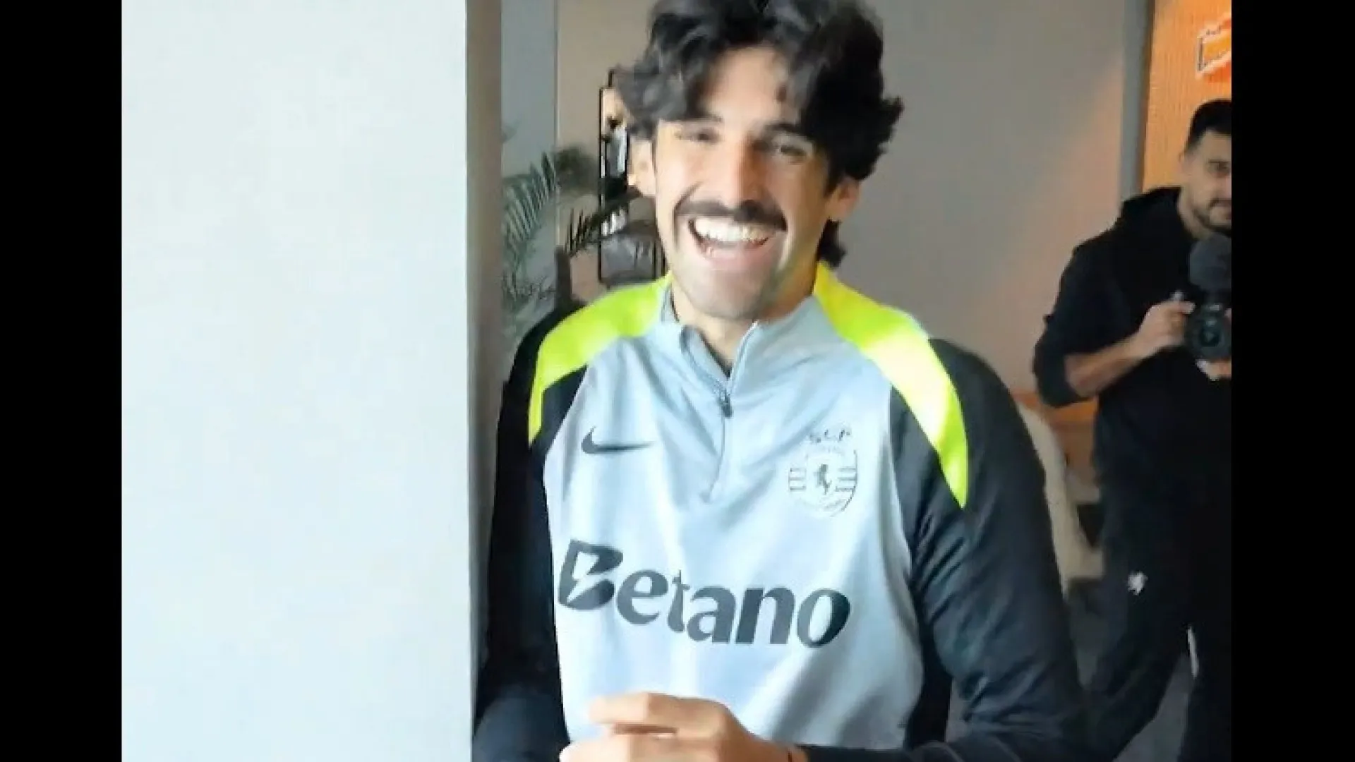 
                    Luis Suárez 'gravou' bastidores do Sporting e o resultado final foi este
                