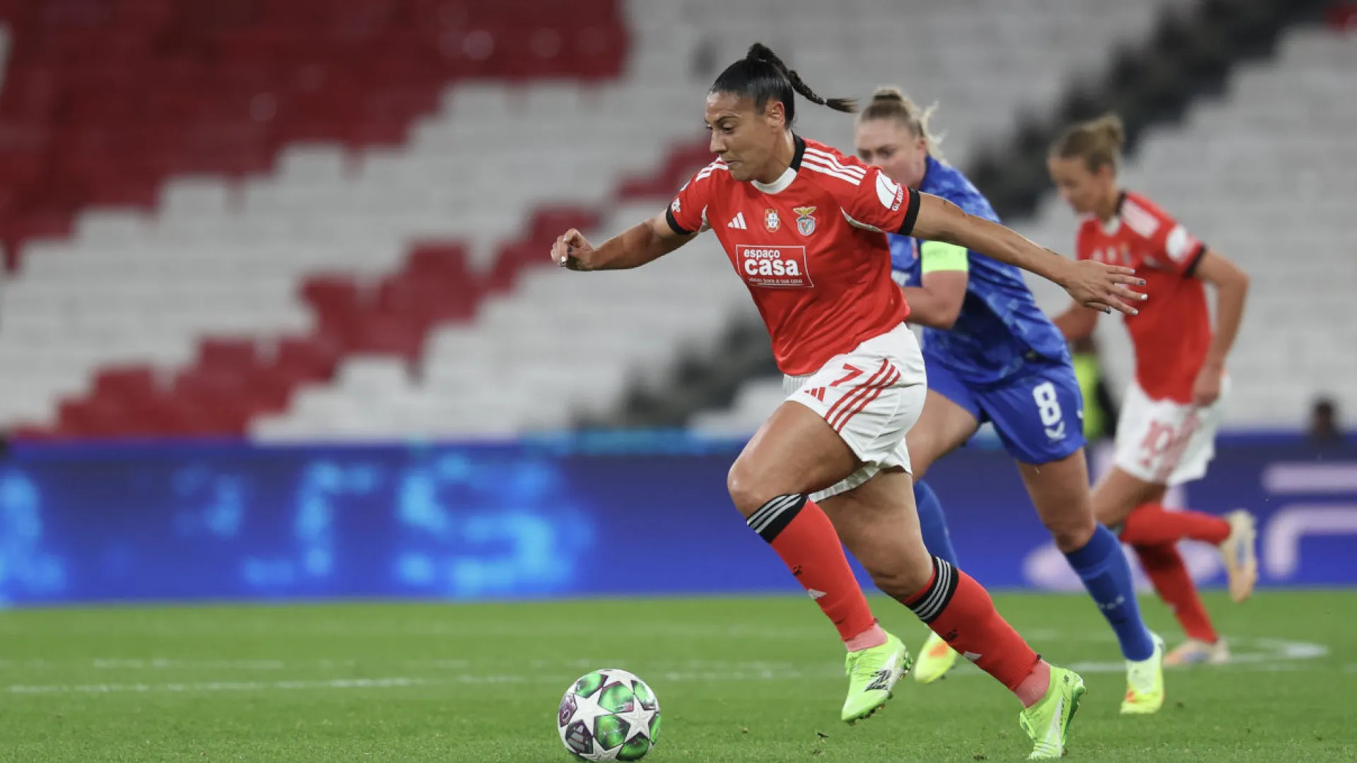 À terceira não foi de vez. Benfica desilude na Luz para a Champions