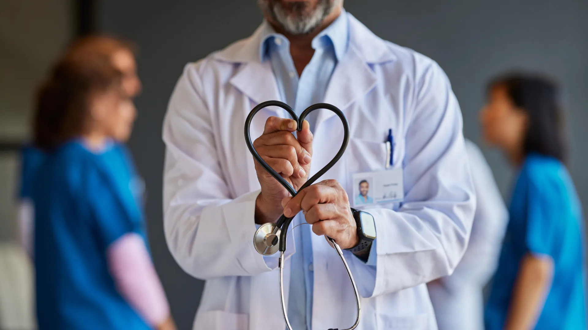 
                    Esta vitamina (comum) poderá proteger quem já teve ataques cardíacos
                