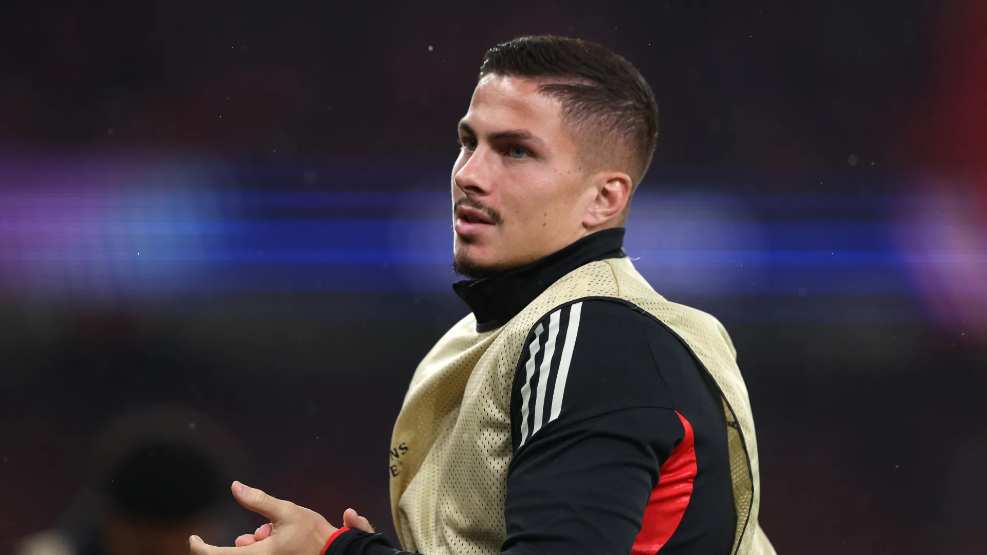 
                    Mourinho 'esquece' Ivanovic (e não só) e já traça caminho para o mercado
                