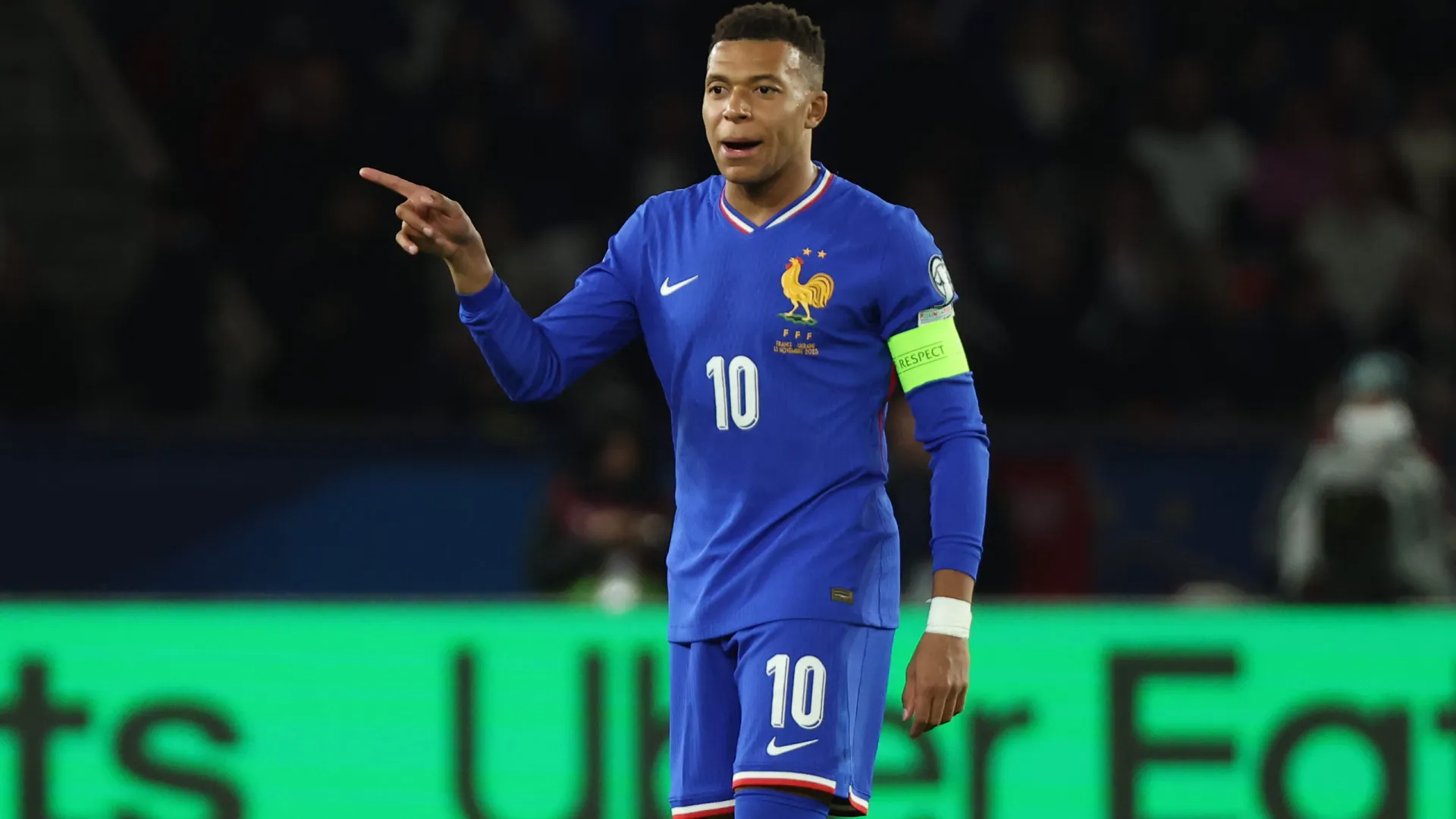 
                    França carimba Mundial, Inglaterra passeia e Itália e Albânia no playoff
                