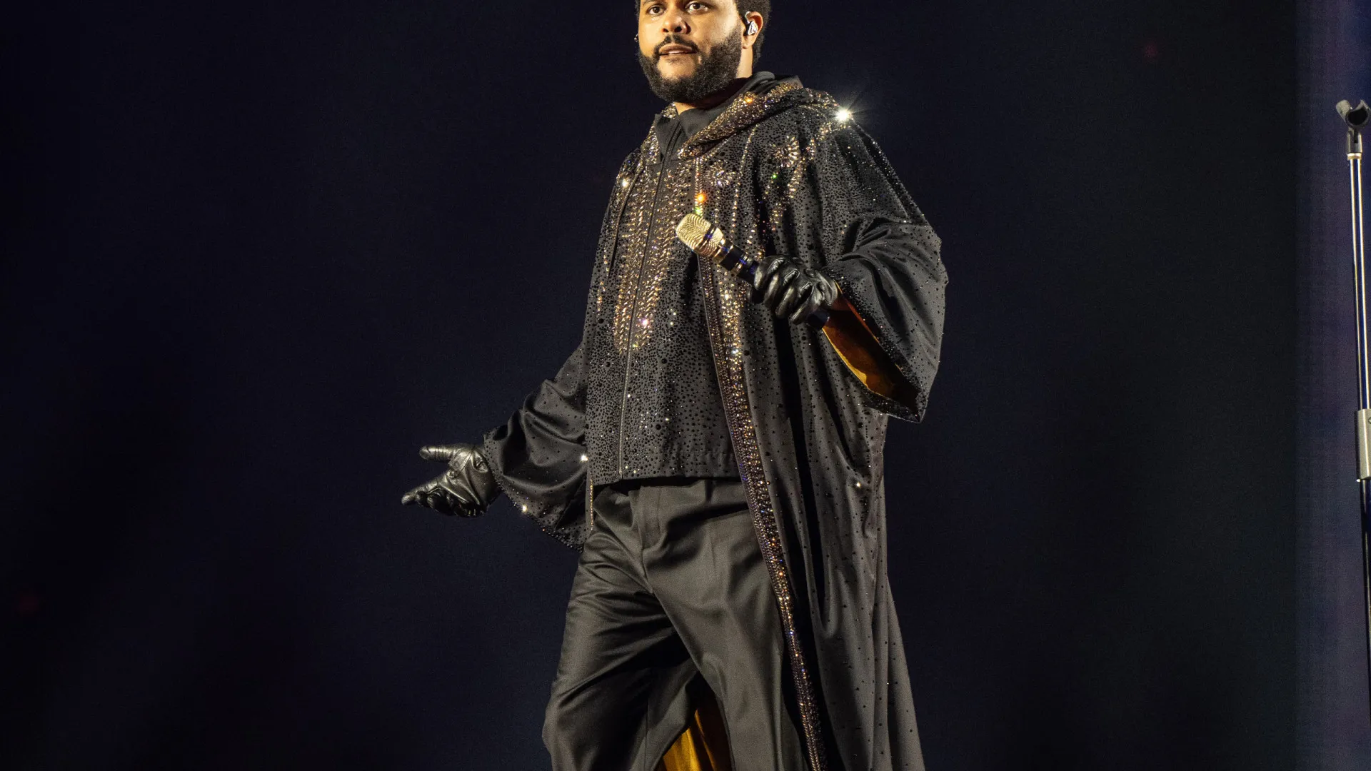 
                    The Weeknd doa 350 mil dólares a vítimas do furacão Melissa
                