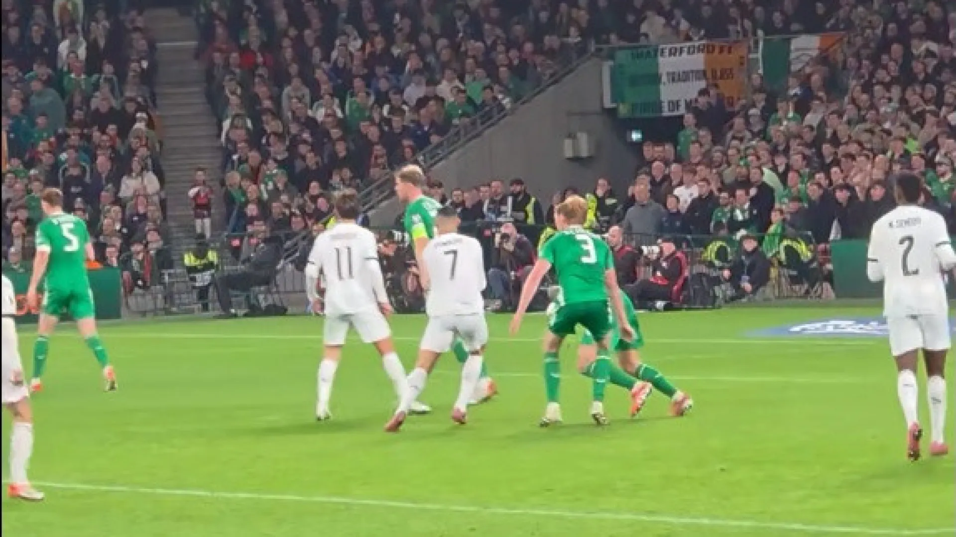 
                    Aproveitamento? Reveladas novas imagens da agressão de Cristiano Ronaldo
                