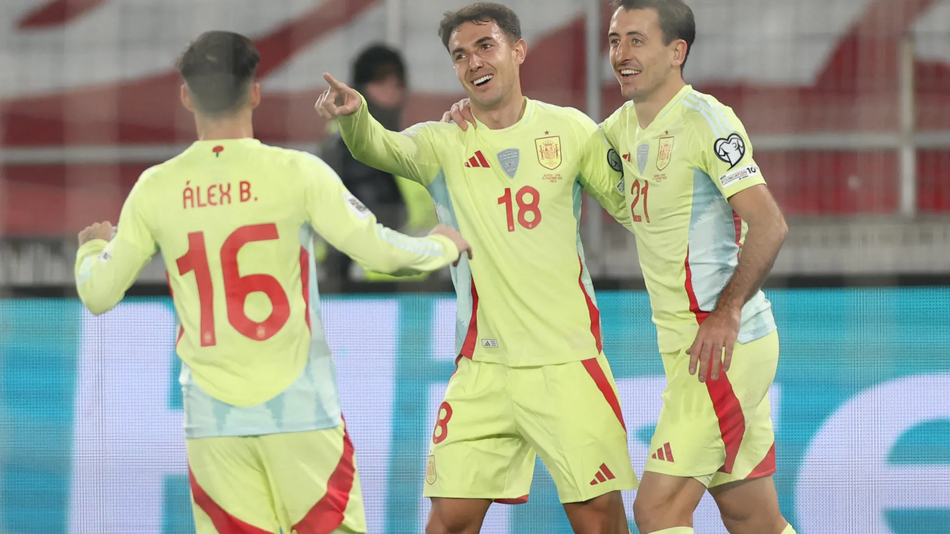 
                    Espanha goleia sem Yamal, Turquia vence e Áustria pressiona Bósnia
                