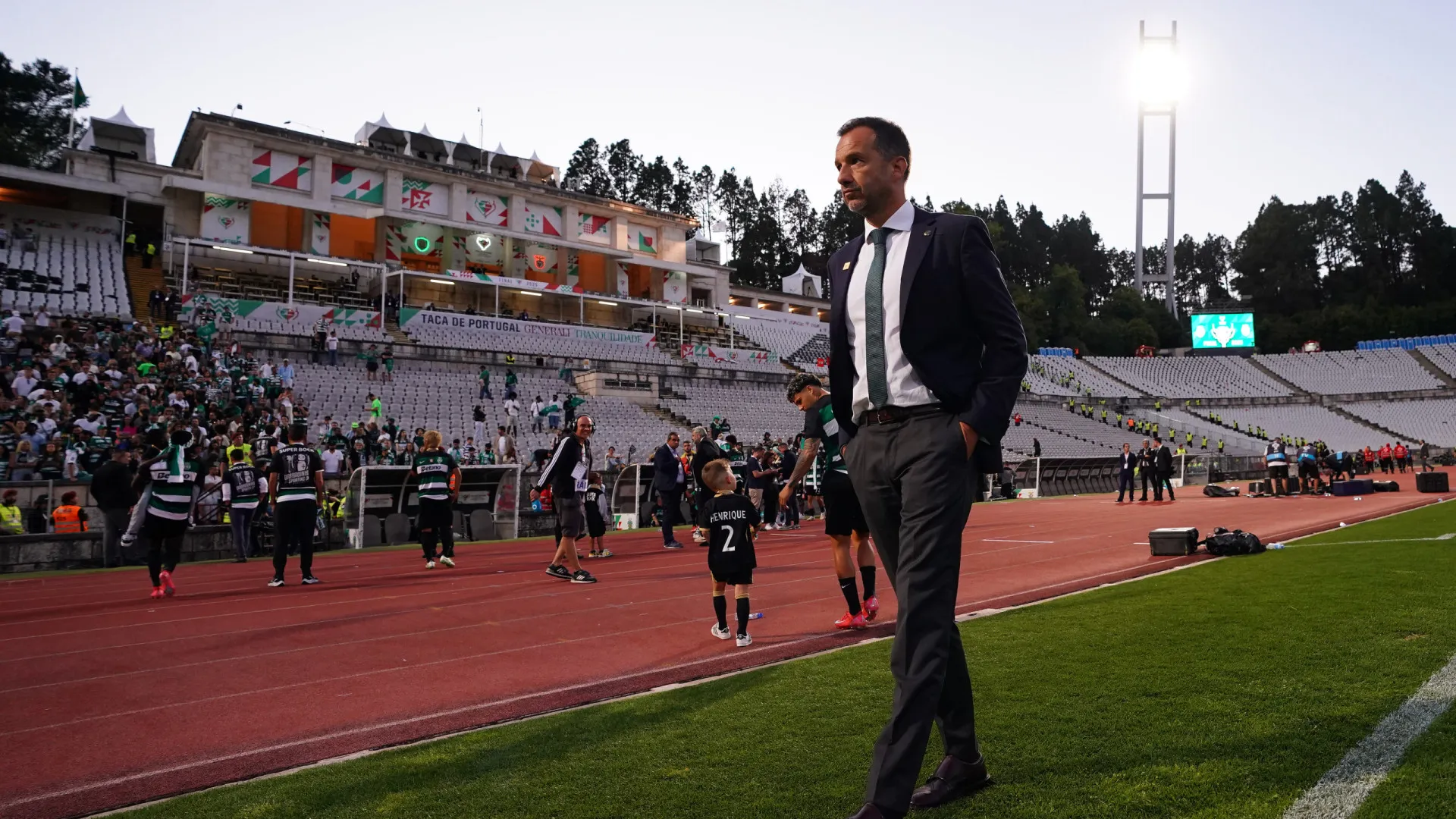 
                    Sporting vai ao mercado por um médio... apesar de Daniel Bragança
                