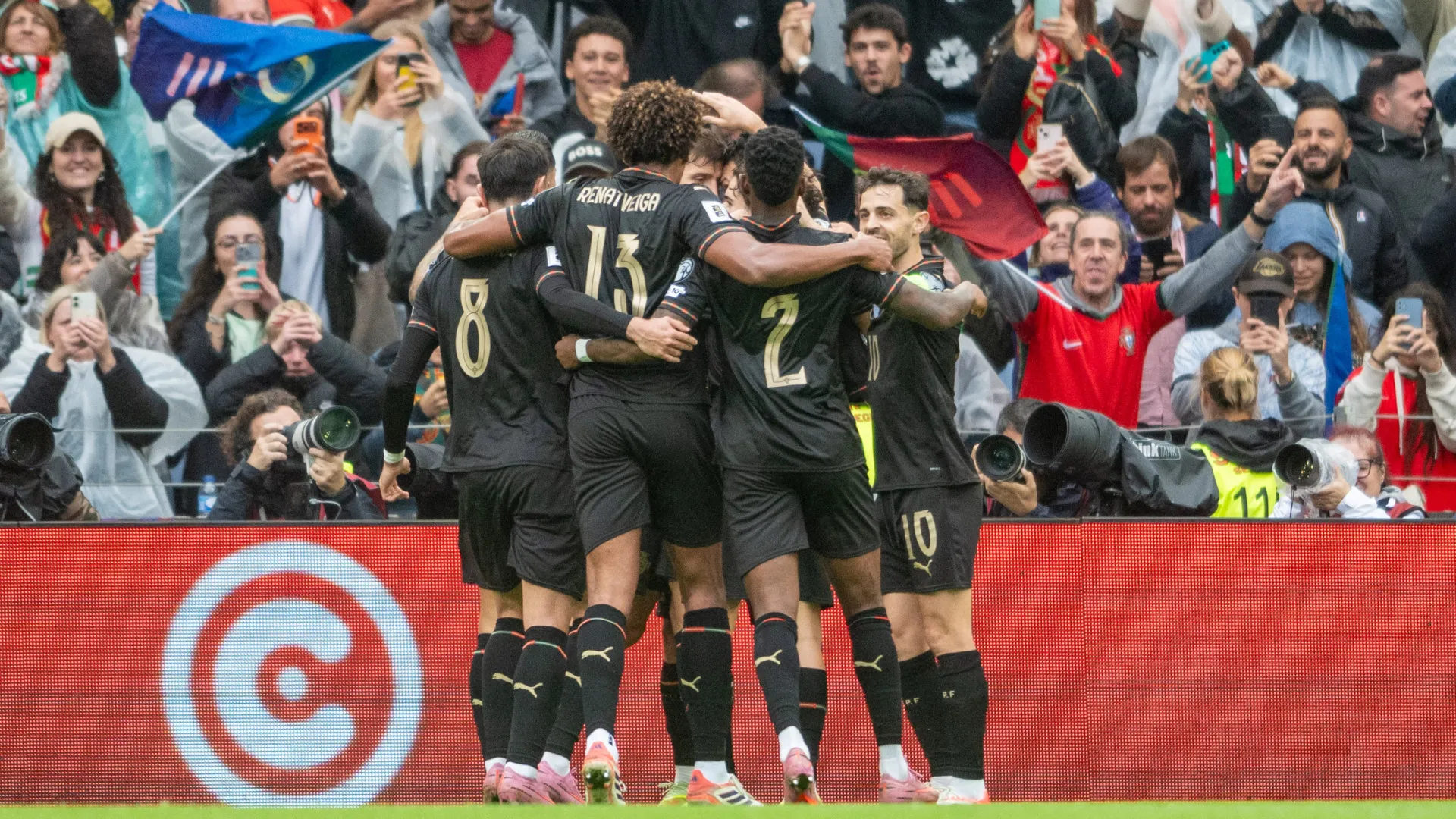 
                    Portugal garante nova presença na fase final, a sétima seguida
                