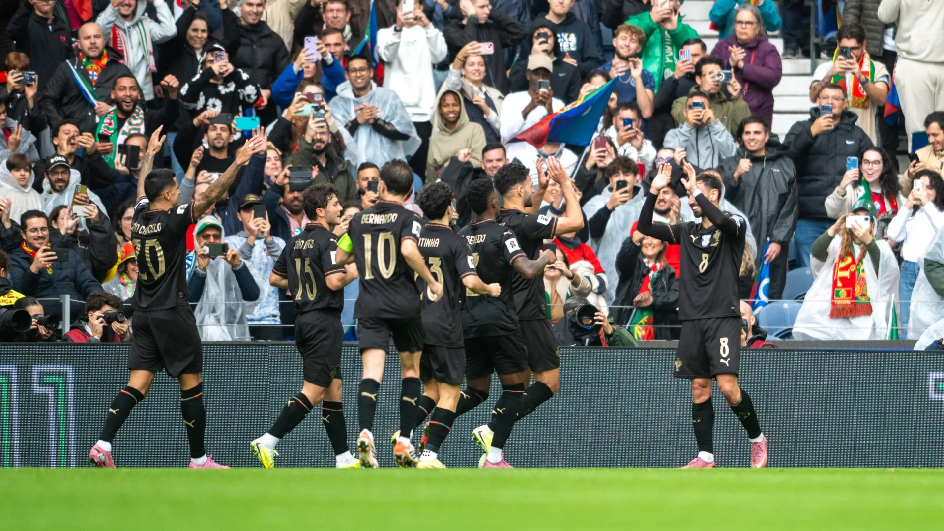 
                    Portugal chega aos nove golos novamente com Martínez e outra vez sem CR7
                