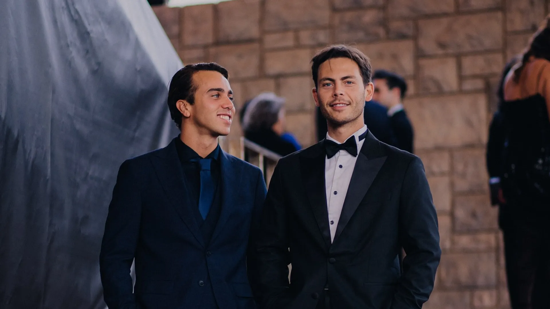 
                    Ator Bernardo Faria declara-se ao marido e celebra dois anos de casamento
                