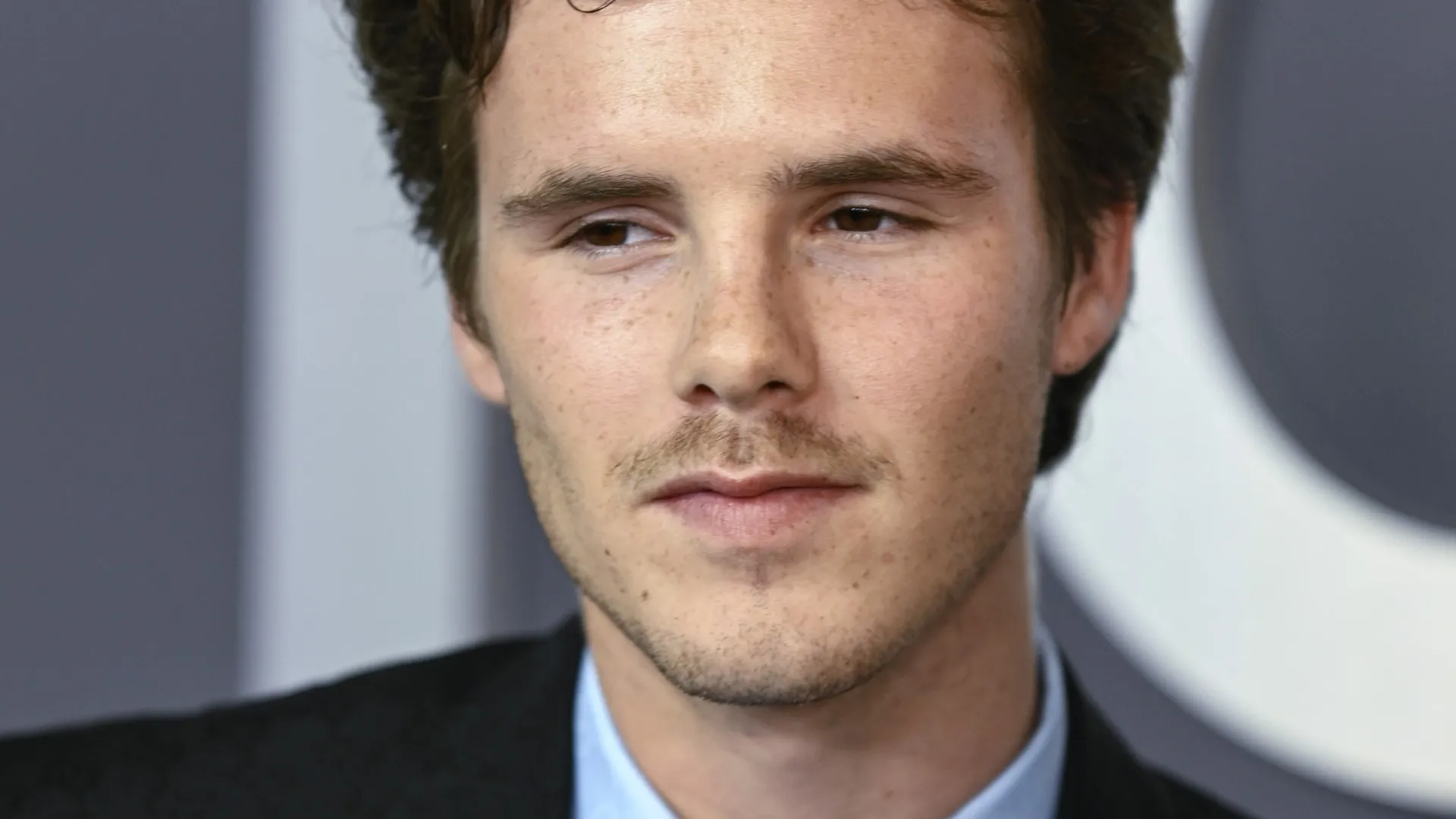 
                    Cruz Beckham perde carta após multa por excesso de velocidade
                