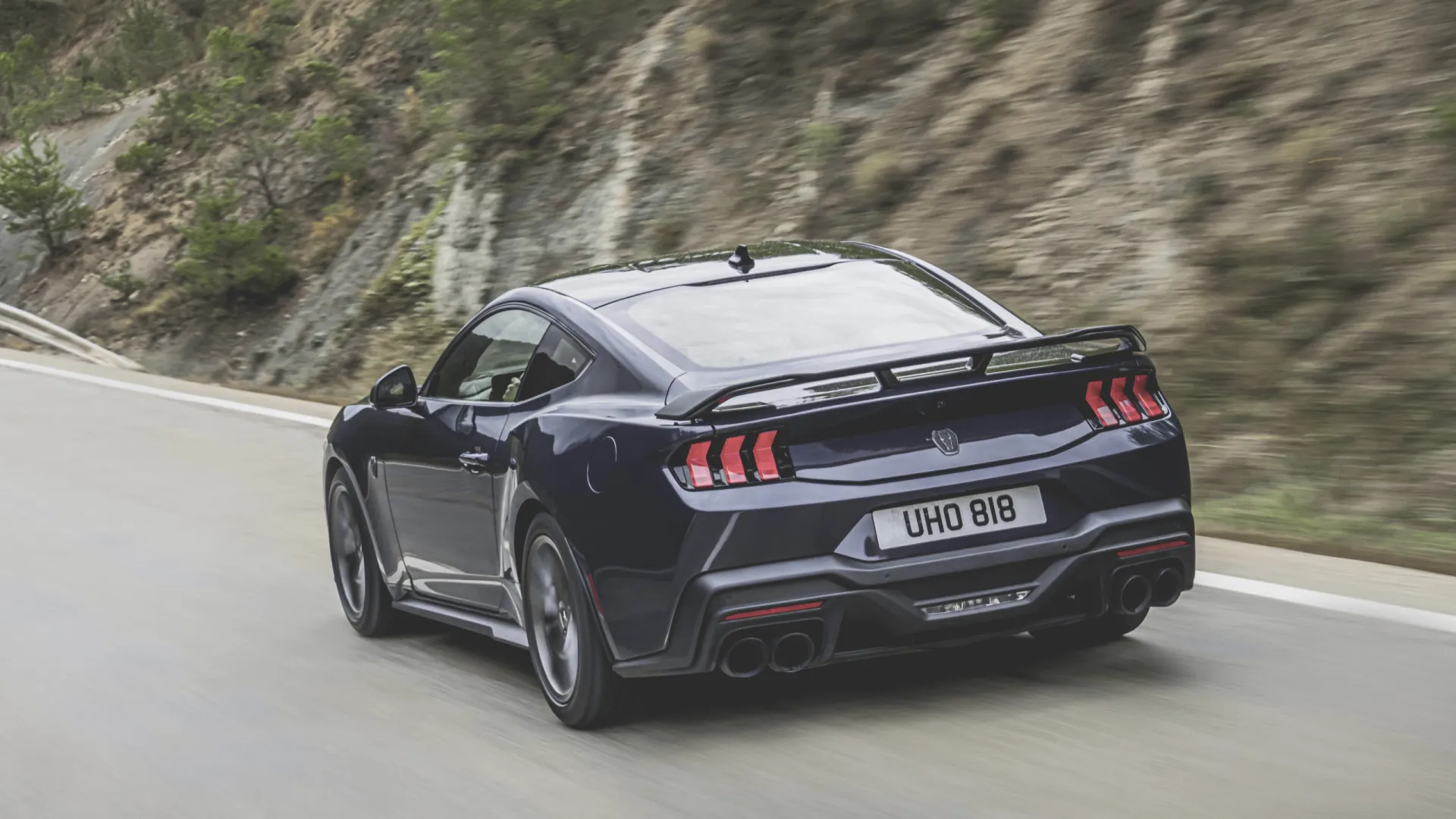 
                    Ford Mustang é a nova máquina de Arturo Vidal, craque polémico ao volante
                