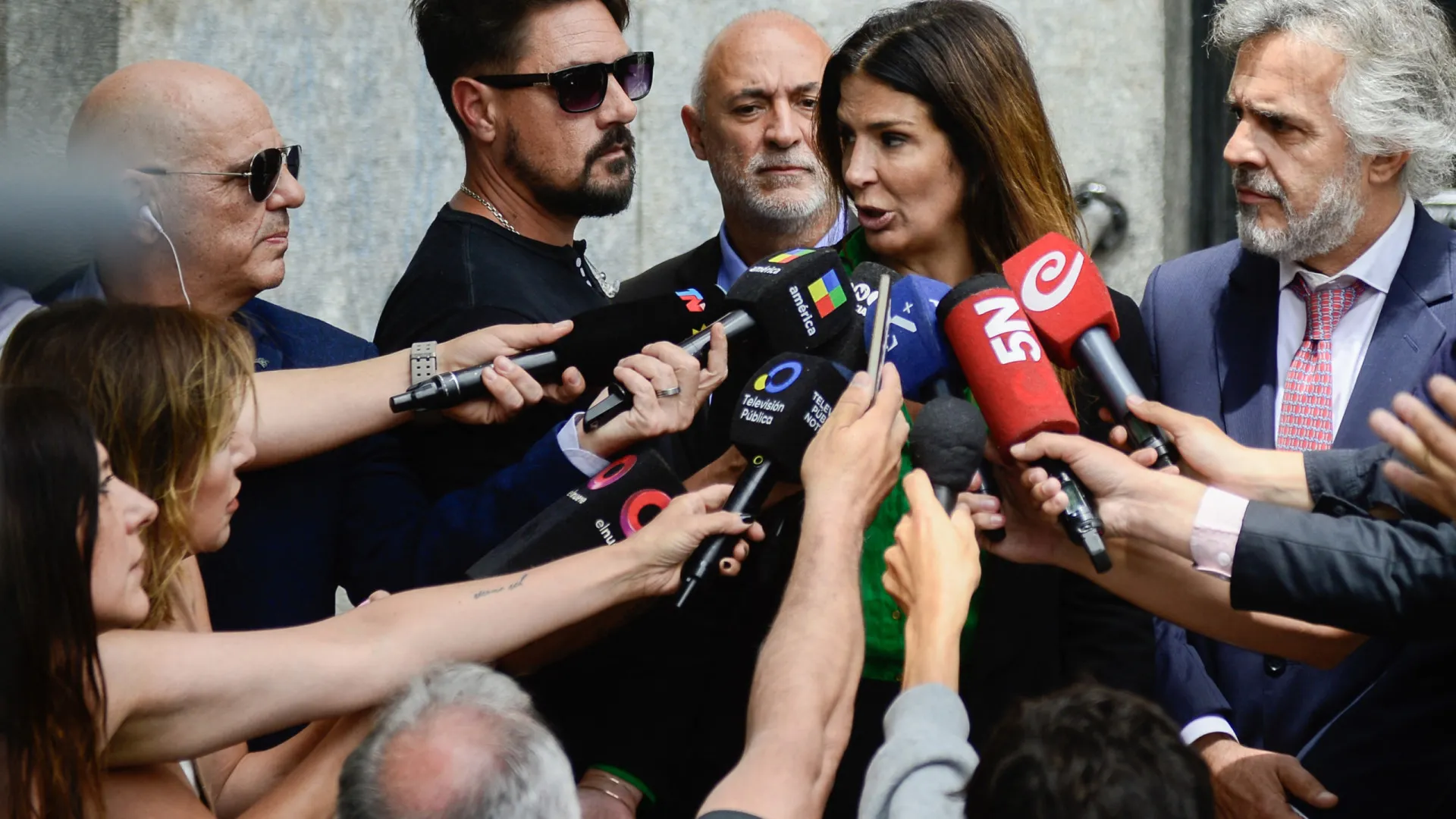 
                    Caso Maradona: Juíza afastada por colaborar em segredo com série de TV
                