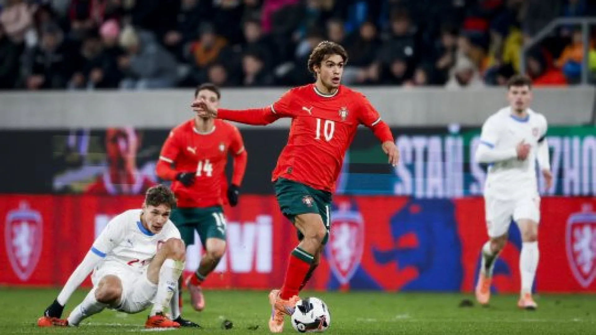 
                    Luís Freire barra ciclo vitorioso nos sub-21, mas Portugal segue líder
                