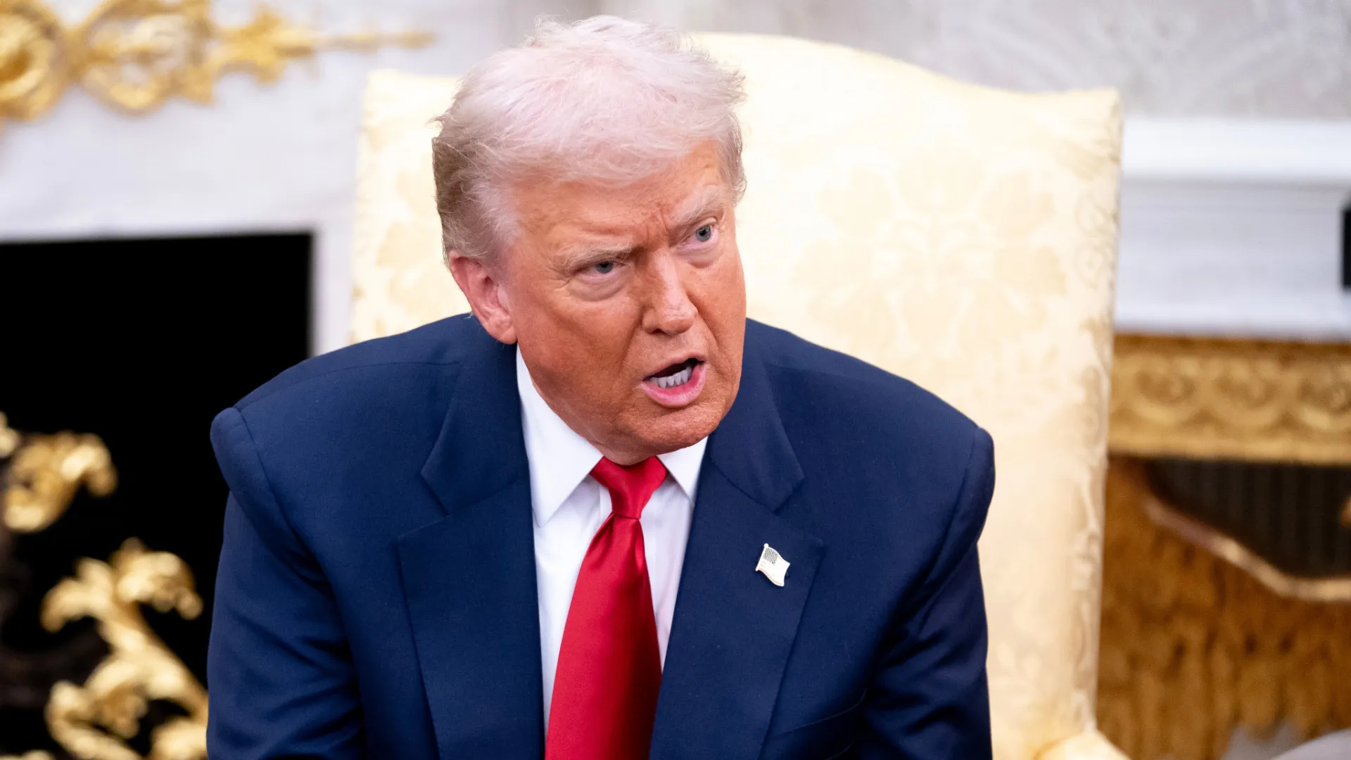 Trump ameaça revogar licença da ABC News após perguntas de jornalista