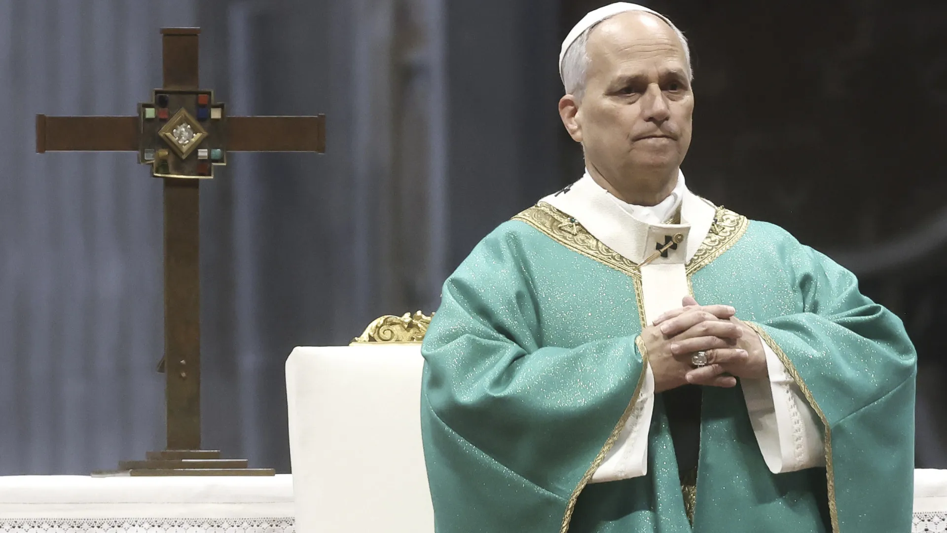 
                    Papa lamenta tratamento 