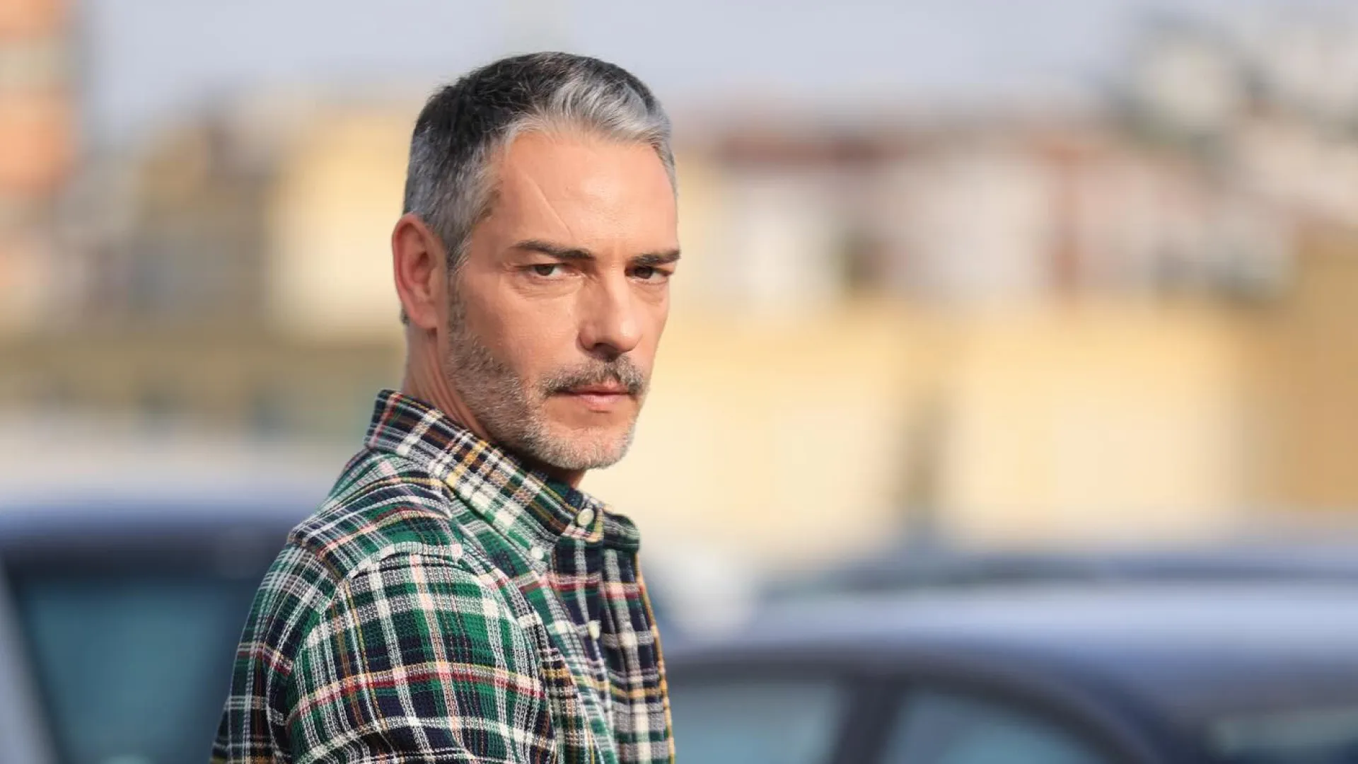 
                    Cláudio Ramos falha programa em direto após indisposição nos bastidores
                