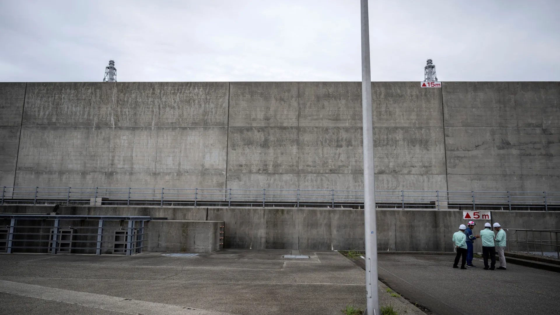
                    Japão reativa maior central nuclear fechada desde acidente de Fukushima
                