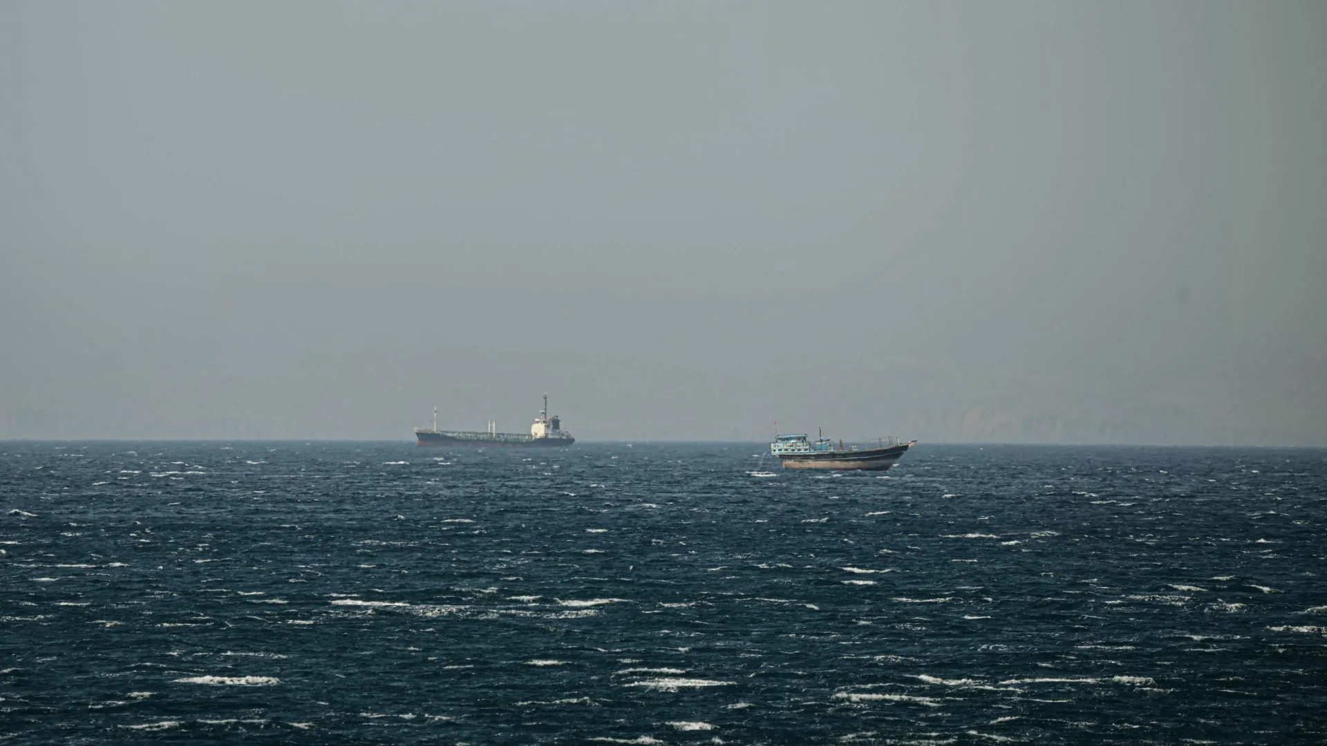 
                    Irão liberta petroleiro com bandeira das Ilhas Marshall
                