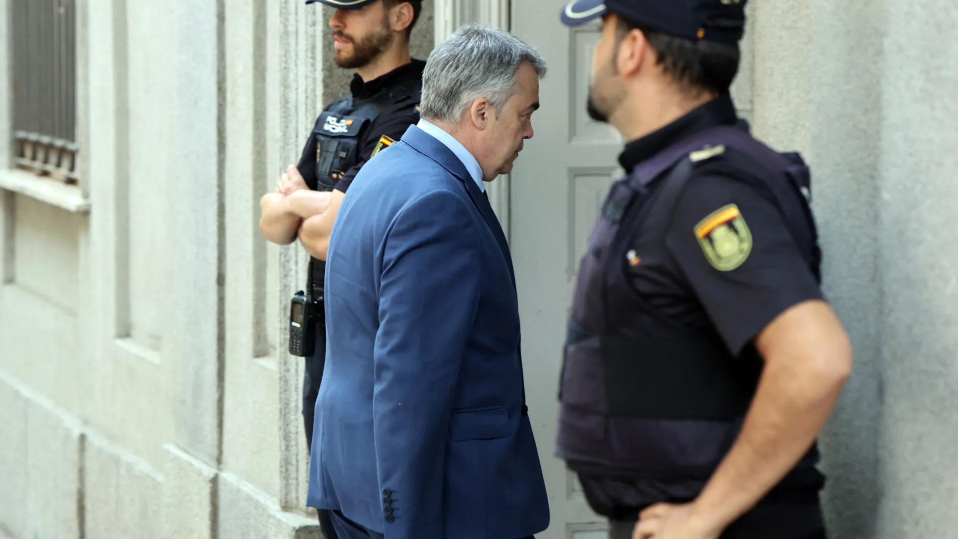 
                    Supremo espanhol liberta ex-dirigente do PSOE suspeito de corrupção
                