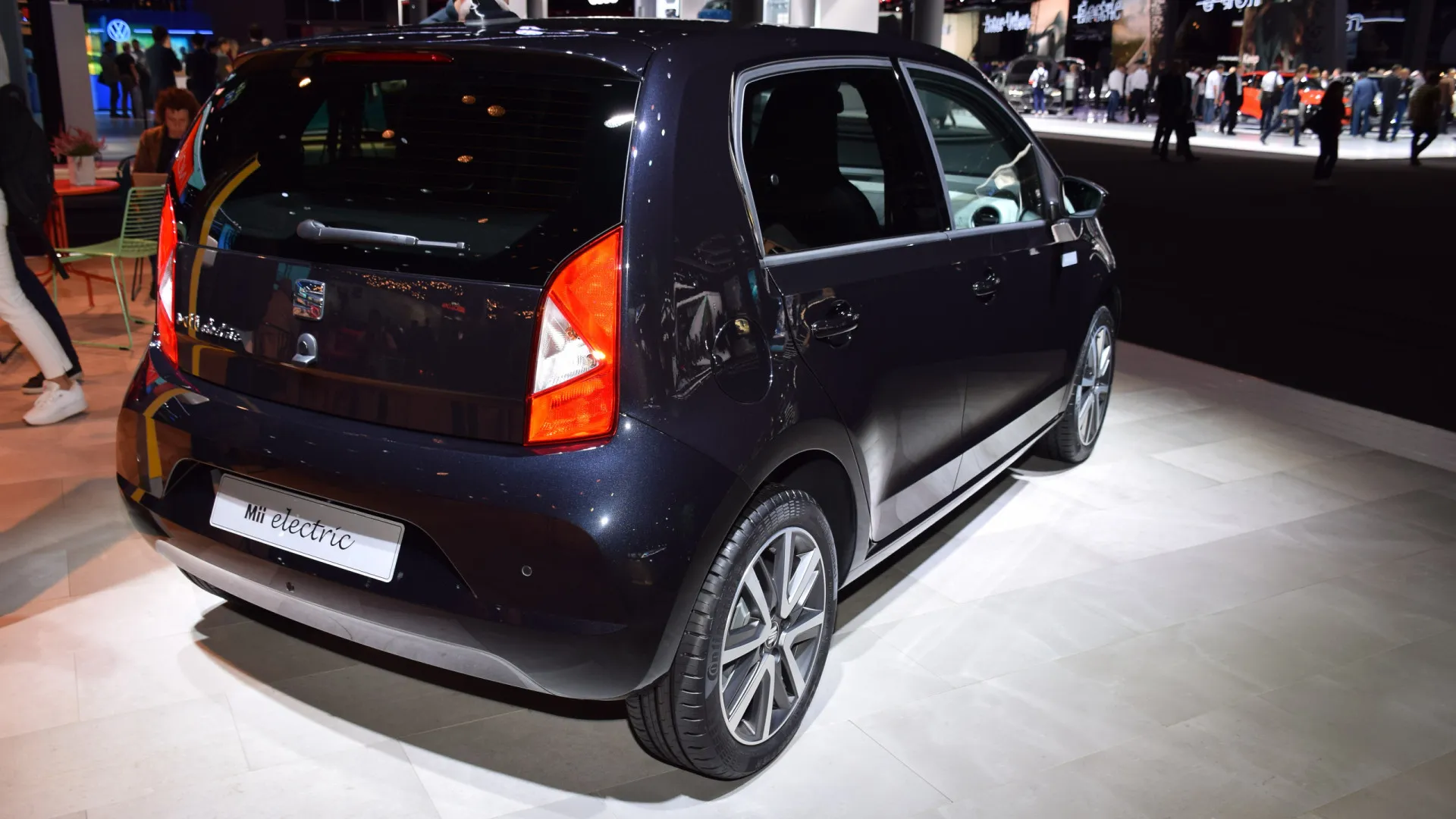 
                    Carros iguais, marcas e modelos diferentes? Saiba por que razão acontece
                