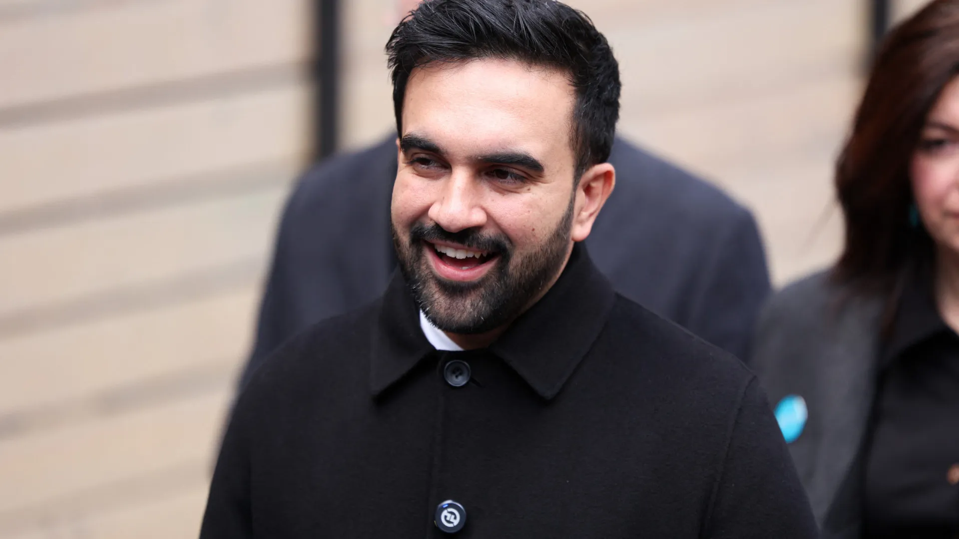 
                    Mamdani mantém chefe da Polícia de Nova Iorque (apesar de divergências)
                