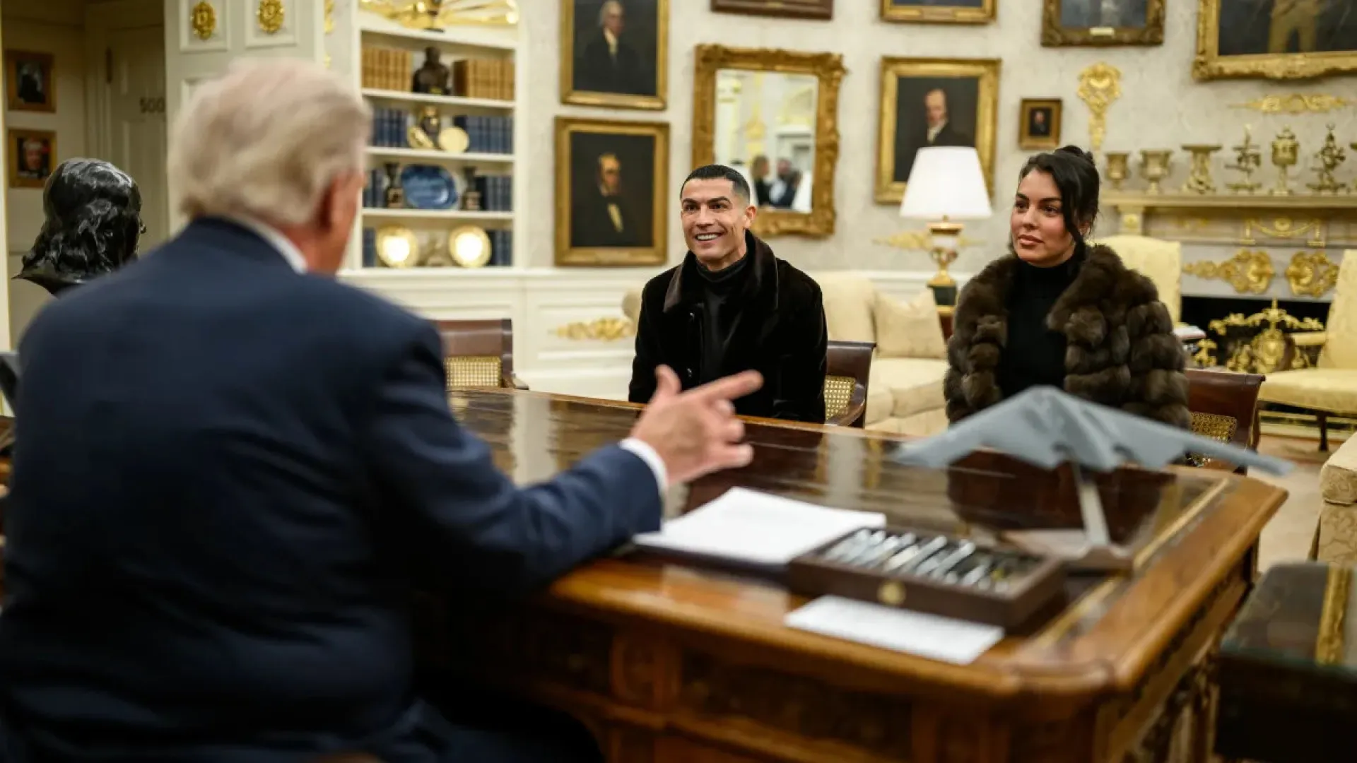 Ronaldovo srečanje s Trumpom v Beli hiši sprožilo nove odzive in finančne napovedi.