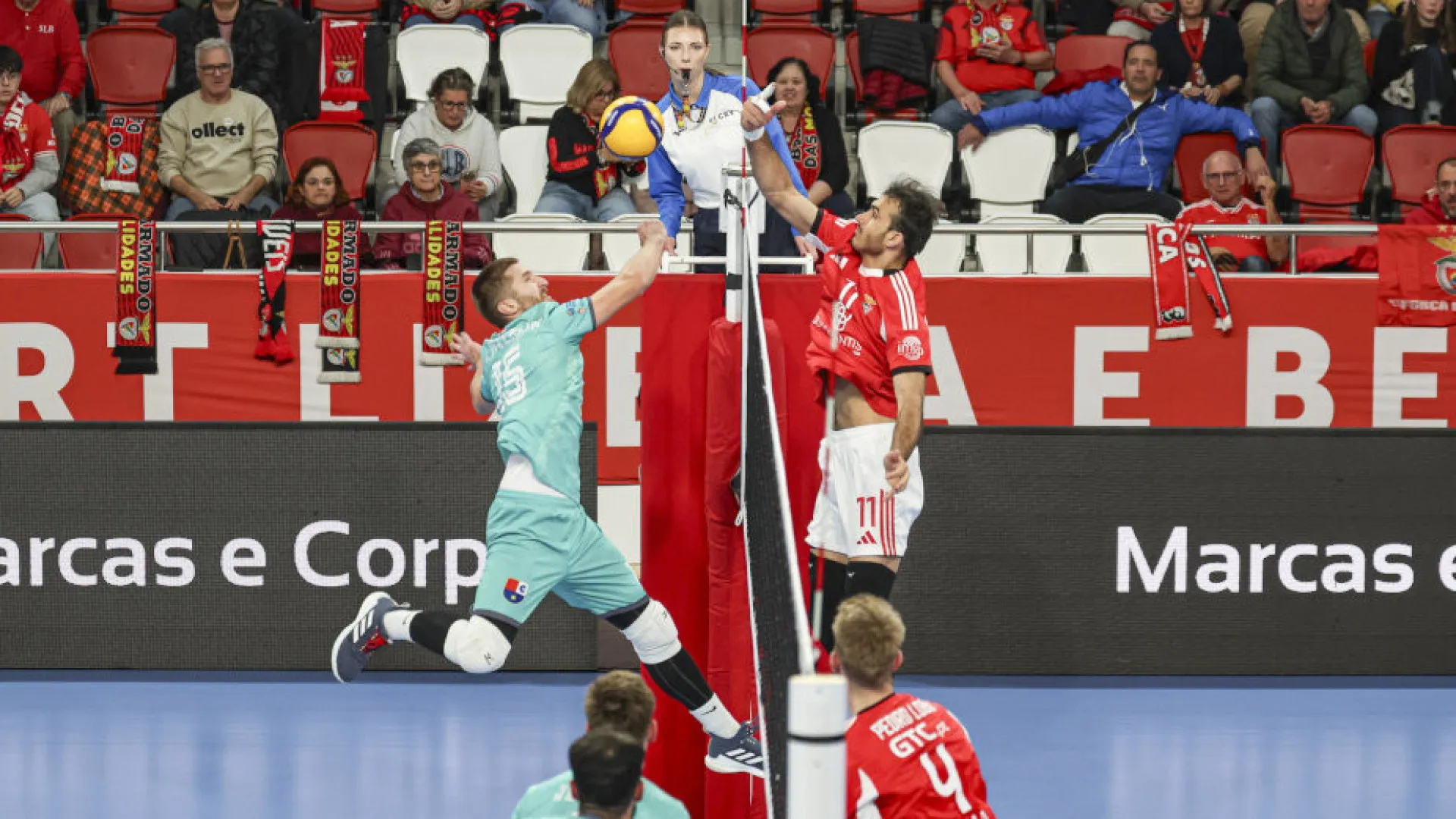 
                    Benfica não facilita e segue em frente na CEV Challenge Cup de voleibol
                