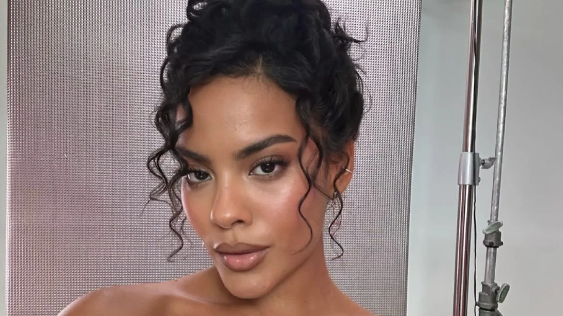 
                    Atriz brasileira foi mordida por jacaré em gravações de novela
                