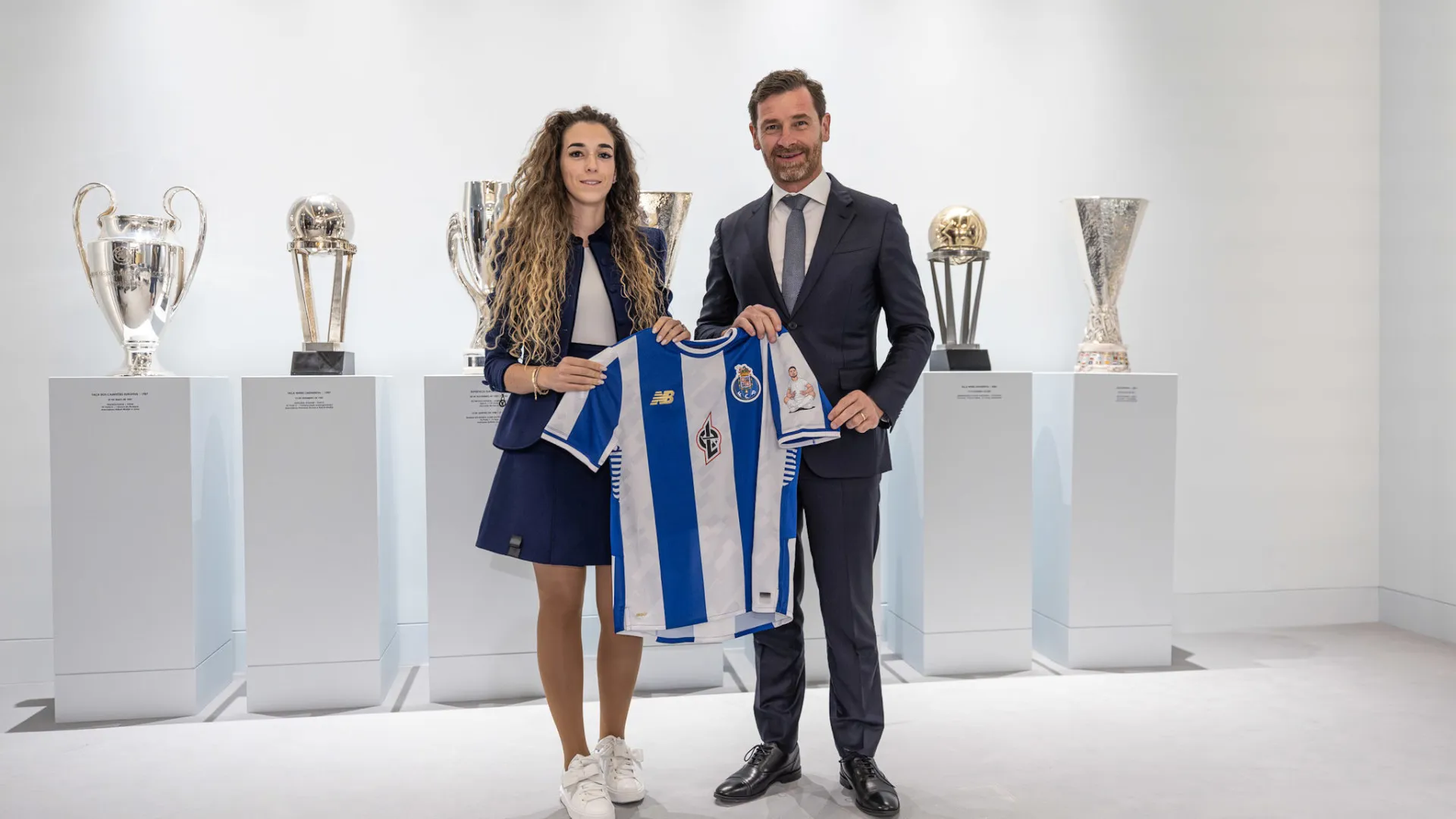 
                    FC Porto renova parceria com equipa de eSports de Diogo Jota
                