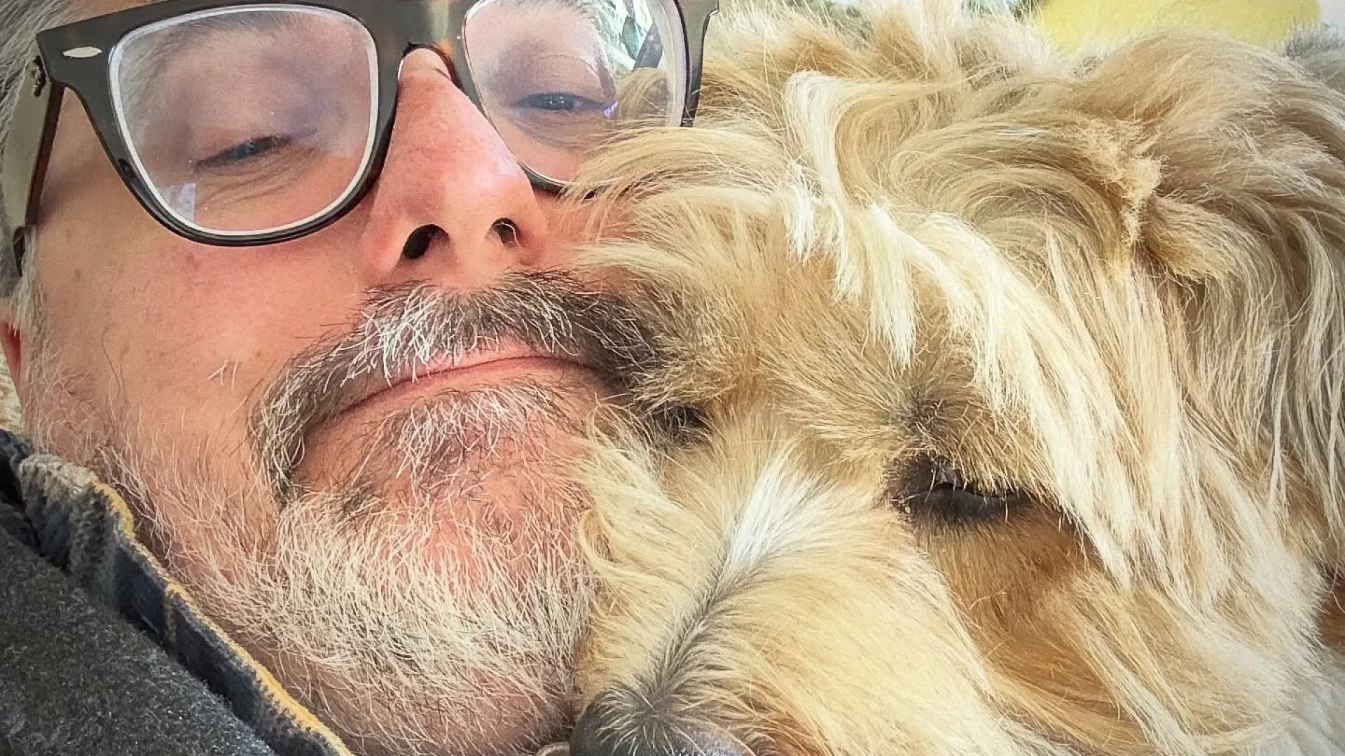 
                    Nuno Markl: Primeiras reações e onda de apoio nas redes sociais após AVC
                