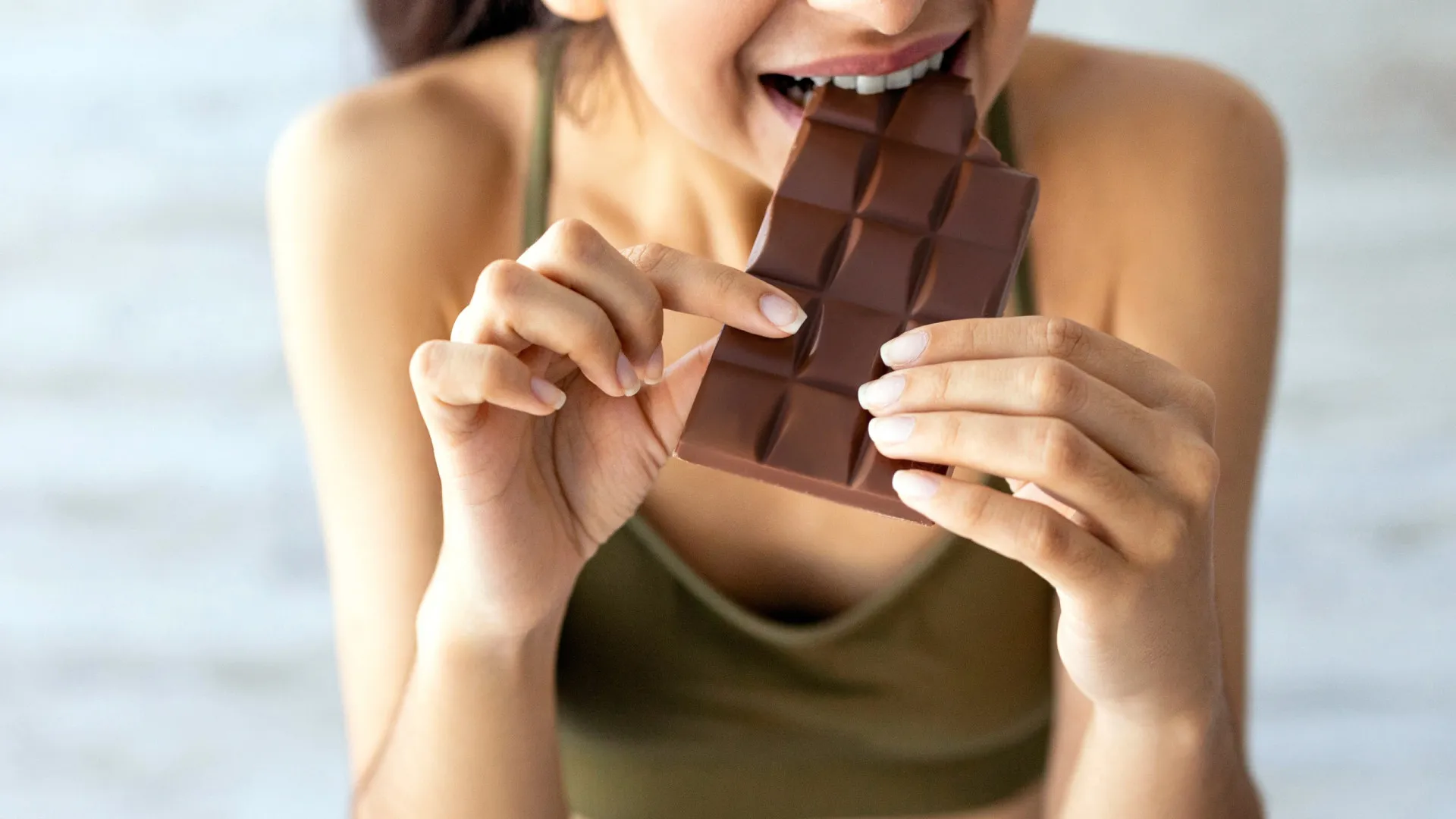 
                    Que efeito produz o chocolate no corpo da mulher durante a menstruação?
                