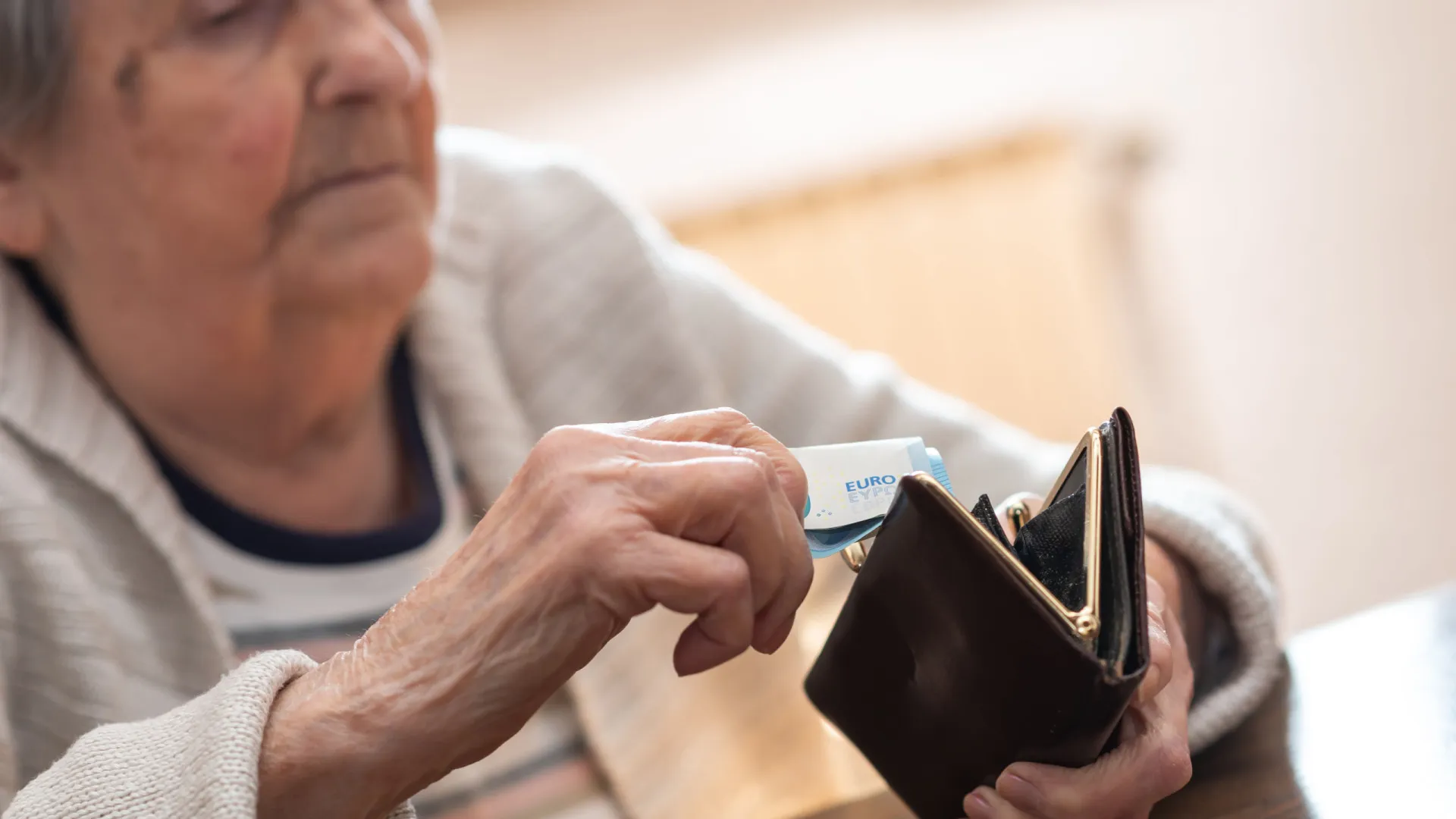 
                    Bónus das pensões já tem ok, mas há condição para reformados receberem
                