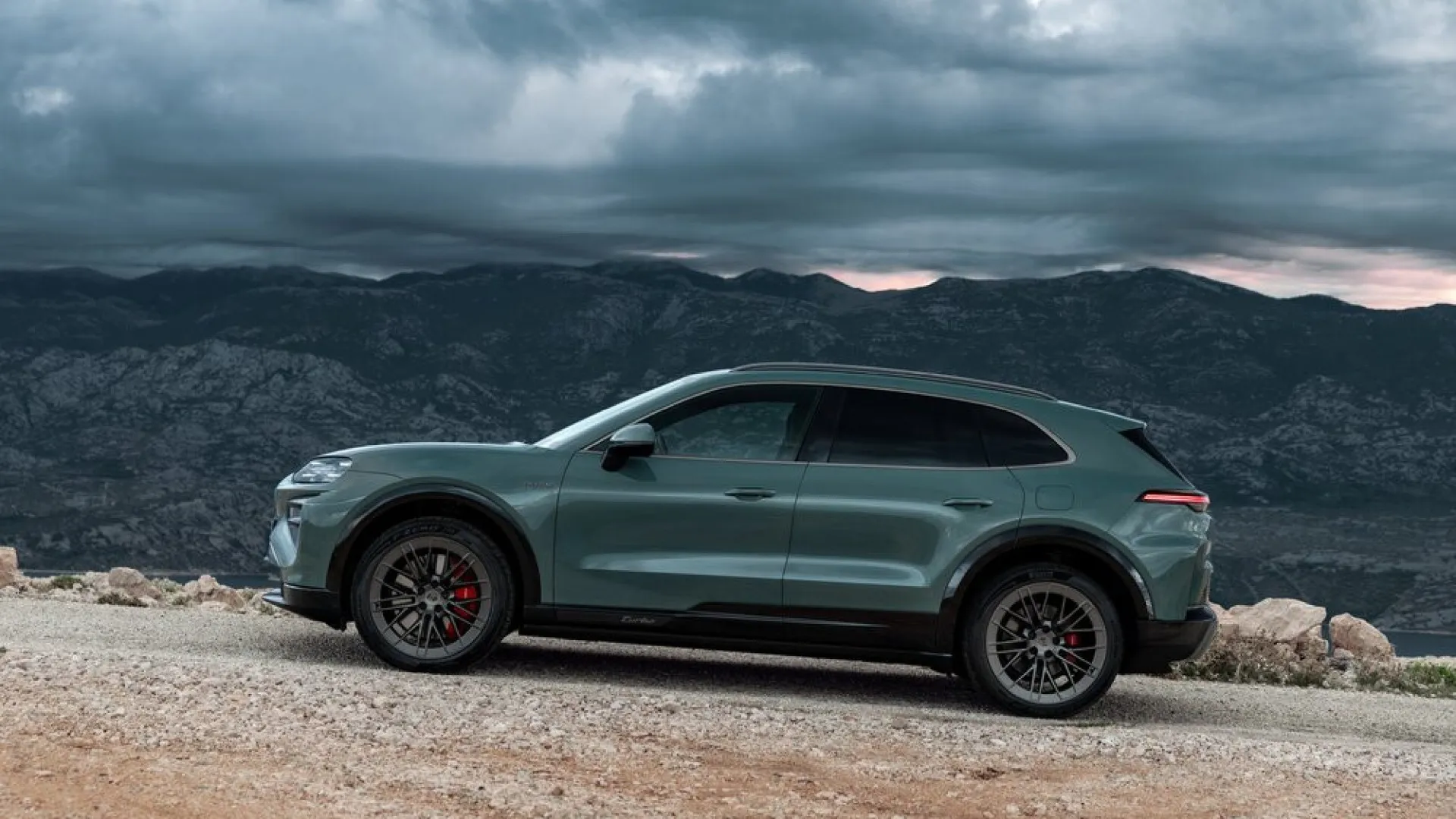 
                    Novo Porsche Cayenne já foi apresentado. E quais os preços em Portugal?
                