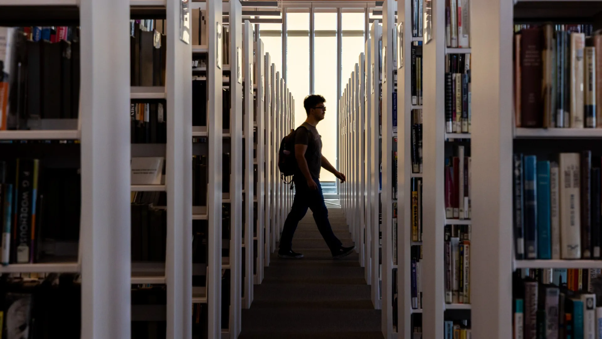 
                    Juiz impede Trump de encerrar agência de apoio a museus e bibliotecas
                