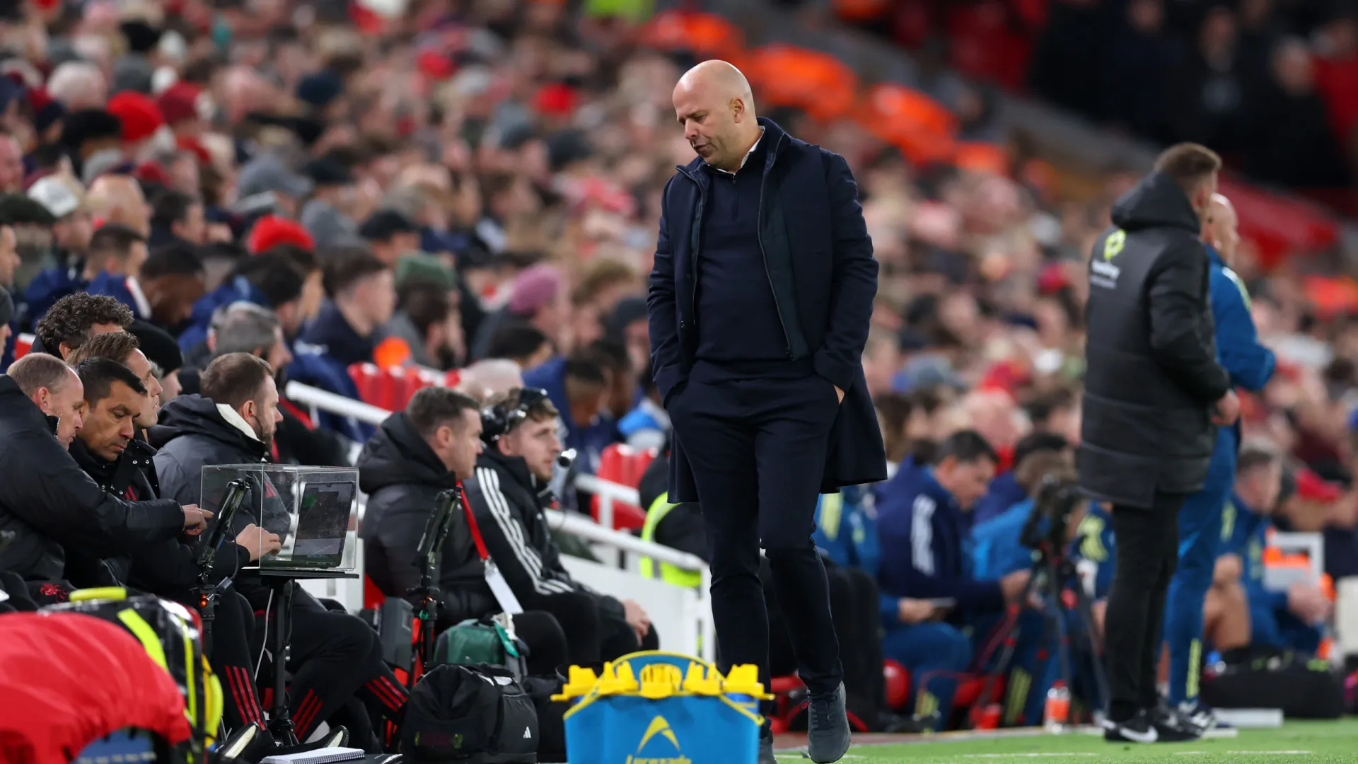 
                    Campeões? Nem vê-los. Nottingham Forest humilha Liverpool em Anfield
                