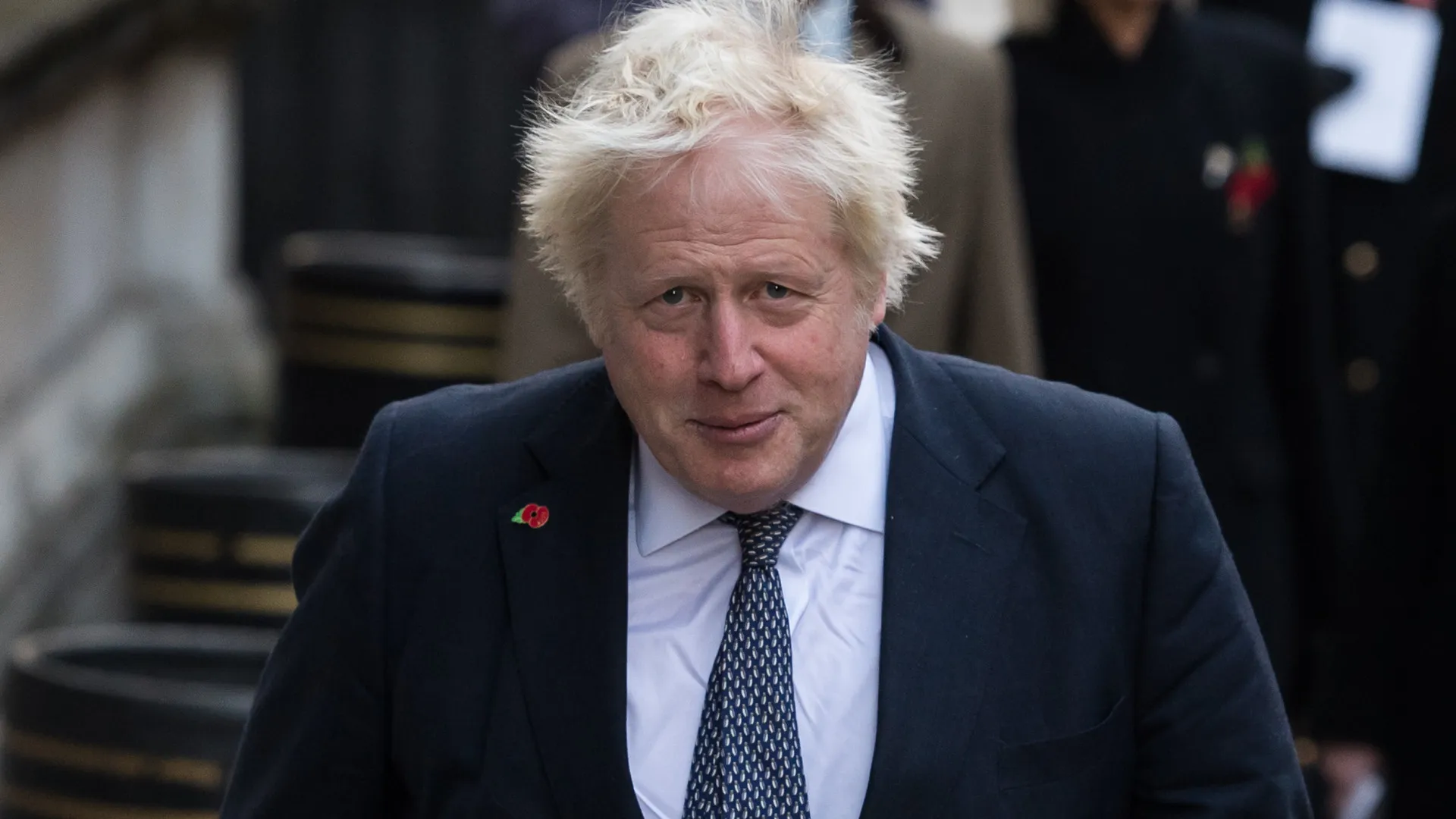 
                    Boris Johnson critica relatório sobre a Covid-19: 