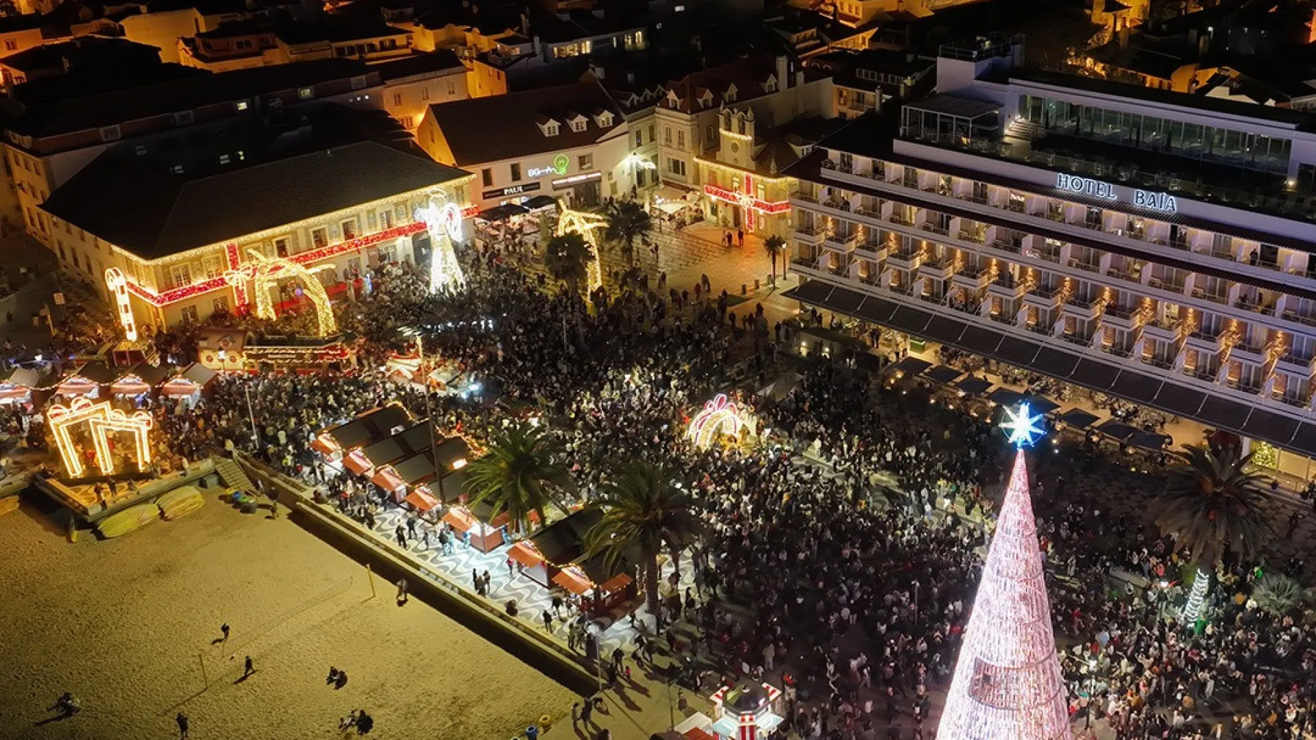 
                    Luzes de Natal em Cascais: Atenção aos condicionamentos de trânsito
                