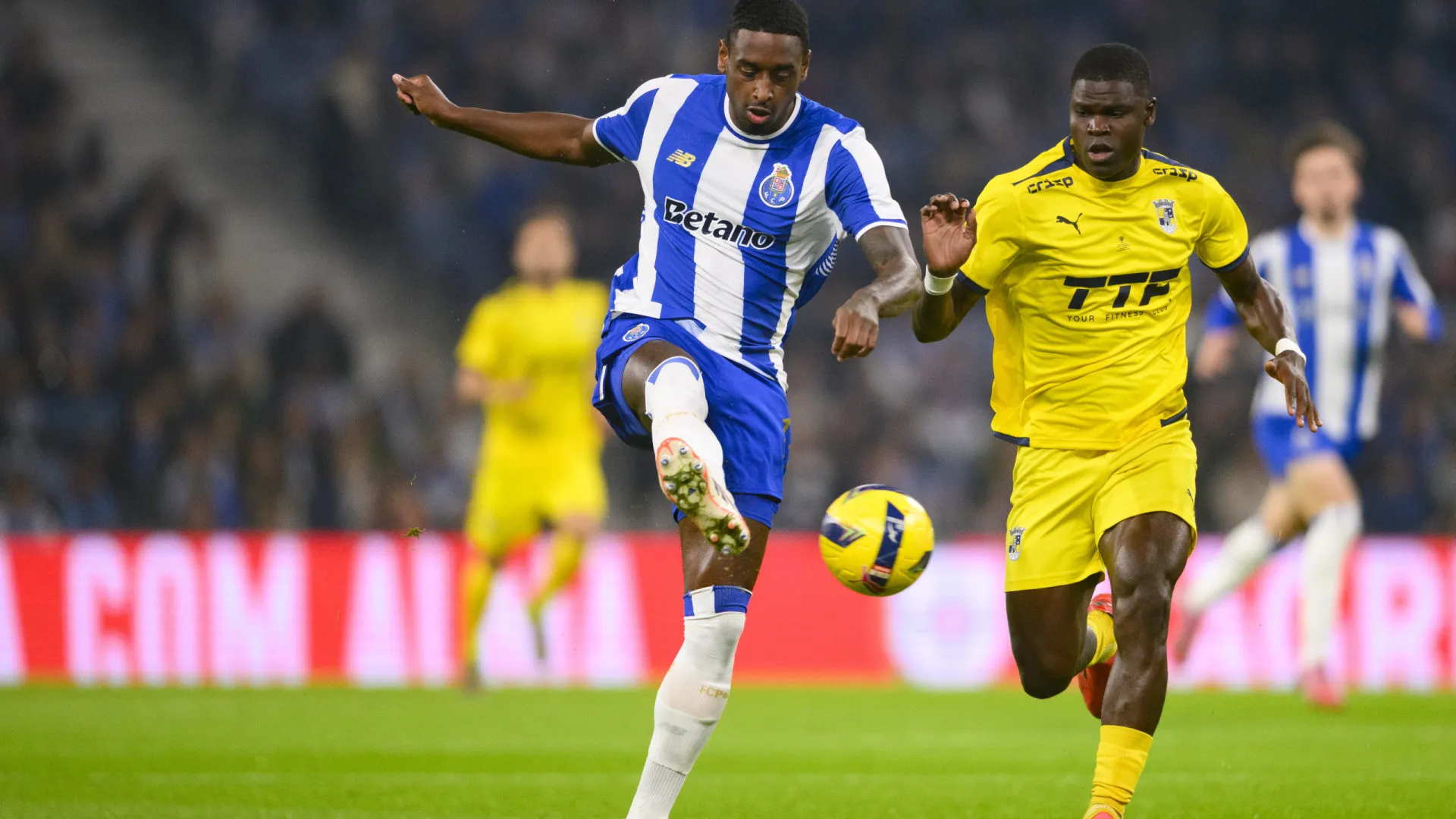 
                    EM DIRETO: FC Porto junta-se a Benfica e Sporting nos oitavos da Taça
                