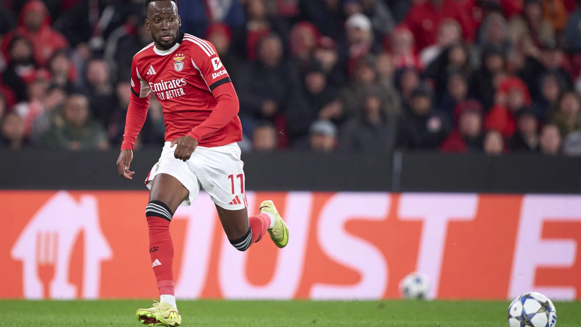 
                     Lukebakio recorre a Jesus Cristo para se dirigir aos adeptos do Benfica
                