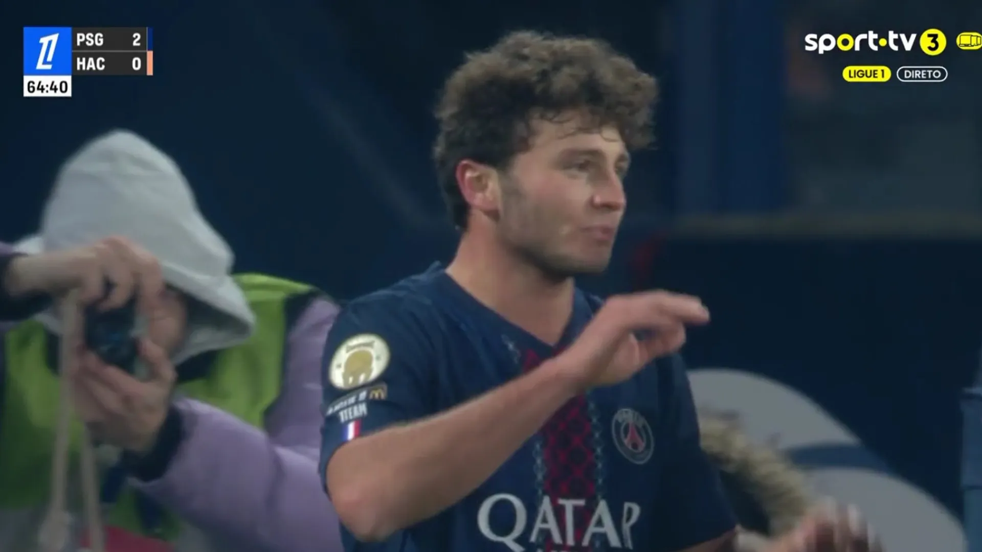 
                    Tomou-lhe o gosto. O golo (mais um) de João Neves na vitória do PSG
                