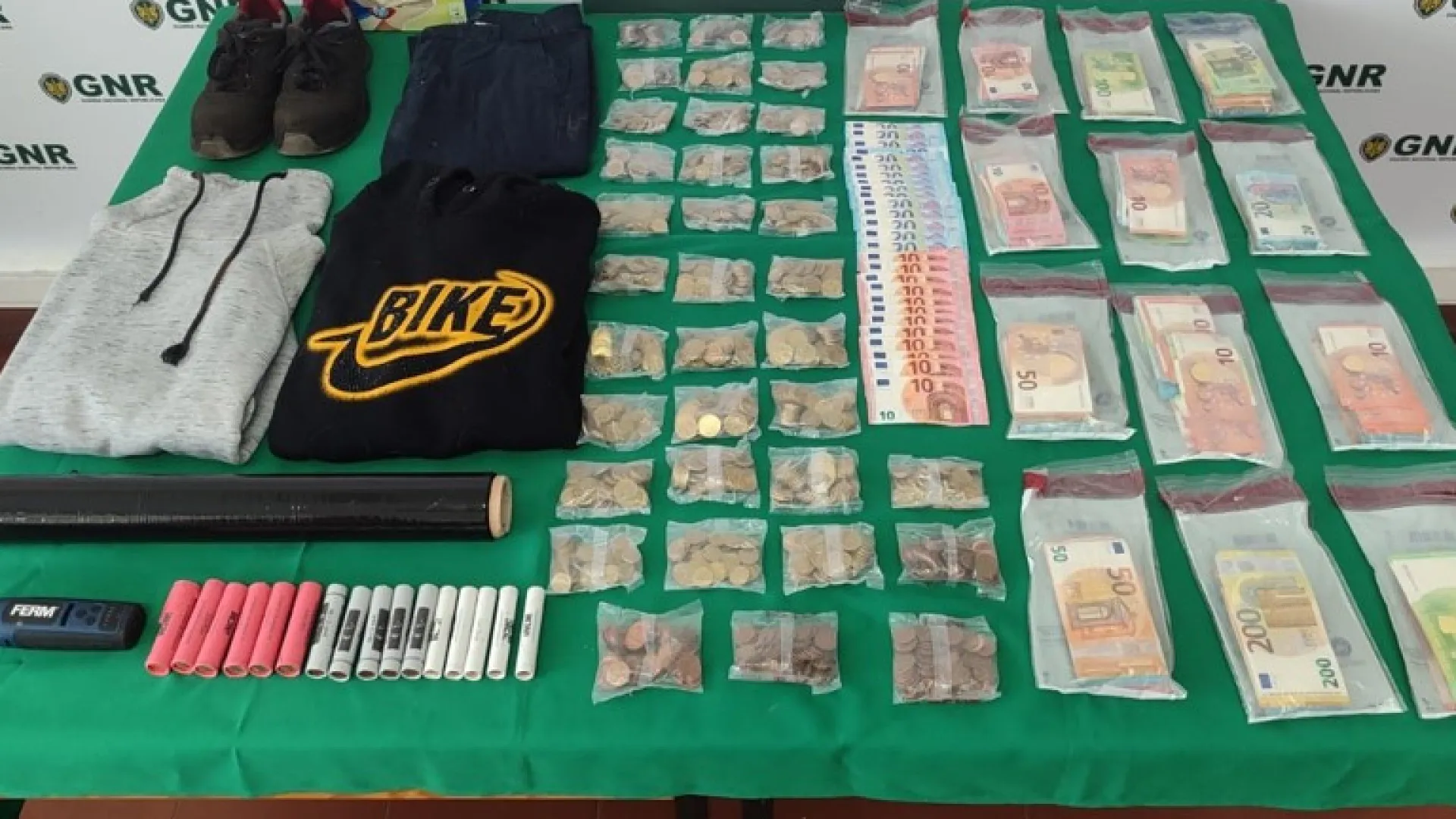 
                    GNR detém suspeito de furto em oficina de automóveis de Albufeira
                