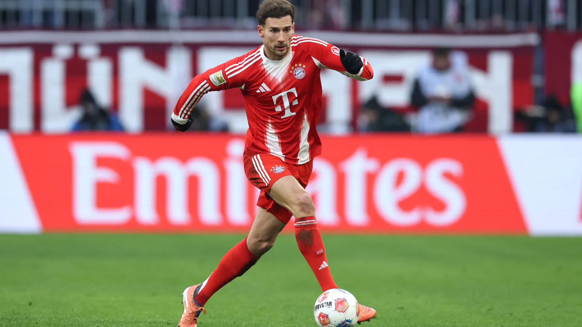
                    Oficial: Leon Goretzka anuncia saída do Bayern Munique no final da época
                