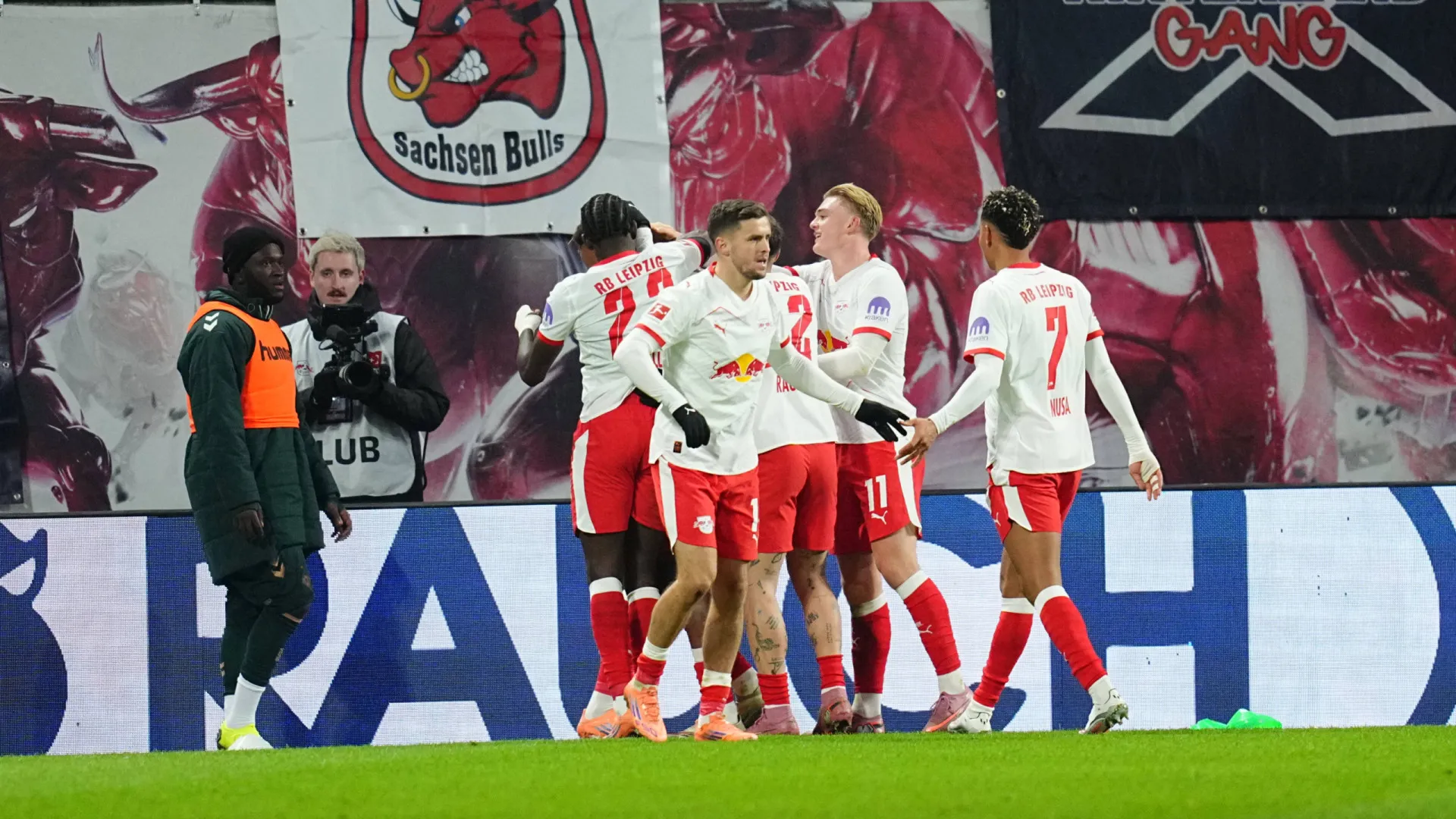 
                    Leipzig vence Werder Bremen em casa e é segundo na Bundesliga
                