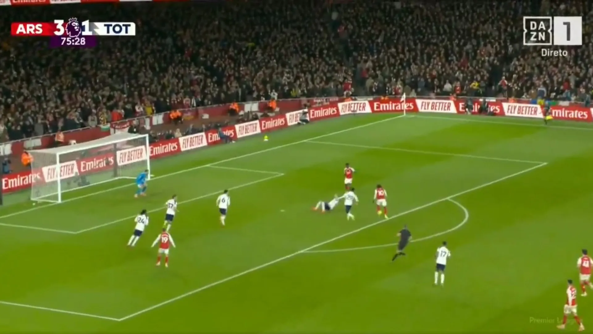 
                    Eze chegou desta forma ao hattrick pelo Arsenal diante do Tottenham
                