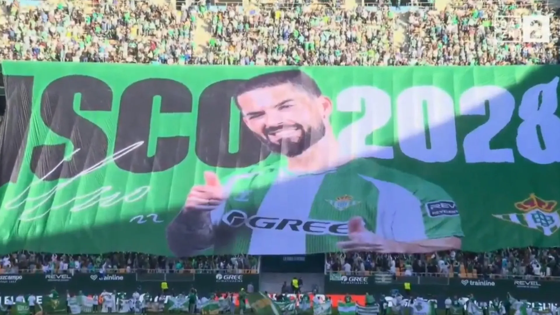 
                    Betis assinala regresso de Isco aos relvados com novidade nas bancadas
                