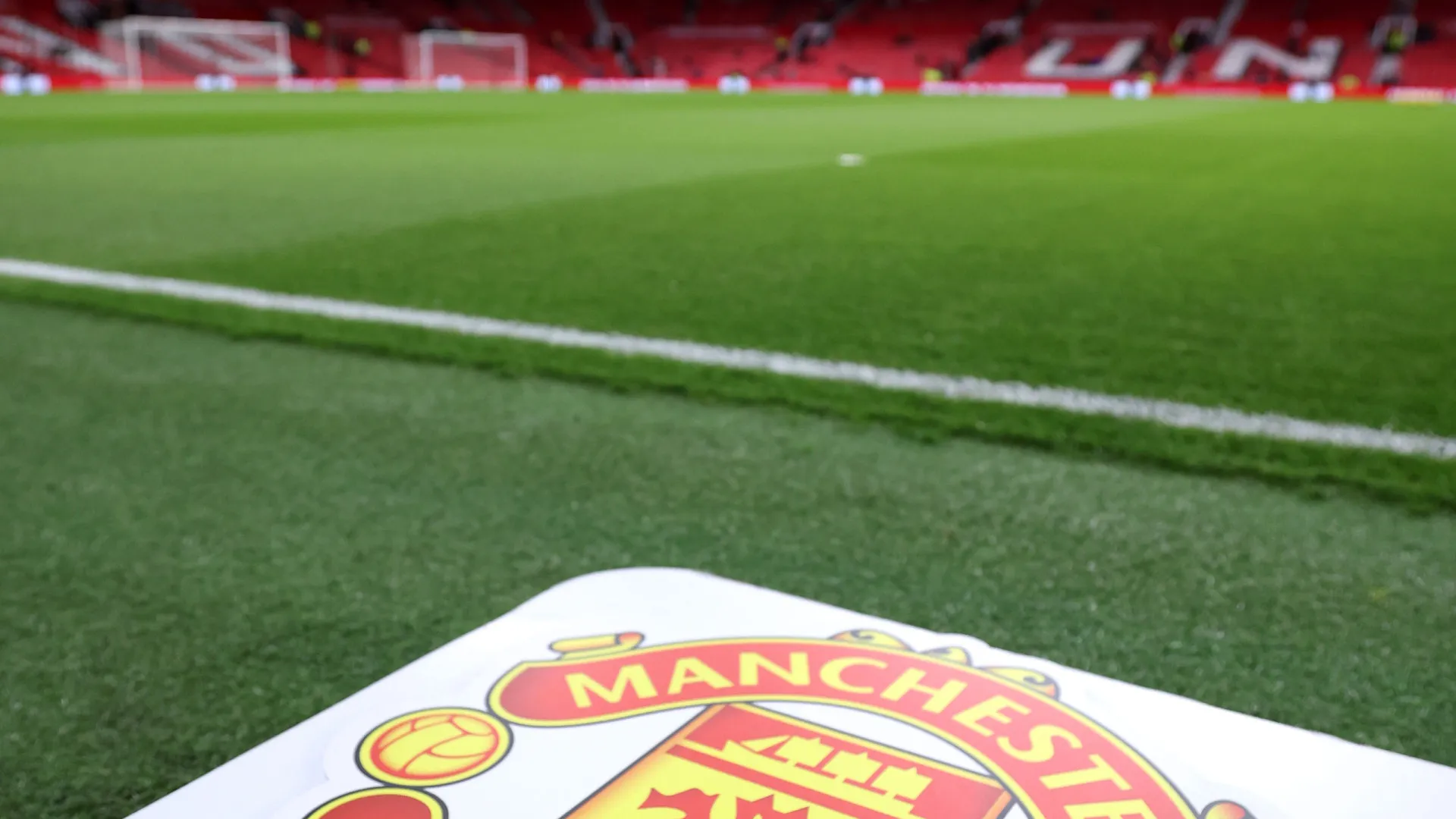 
                    EM DIRETO: Manchester United-Everton fecha 12.ª ronda da Premier League
                