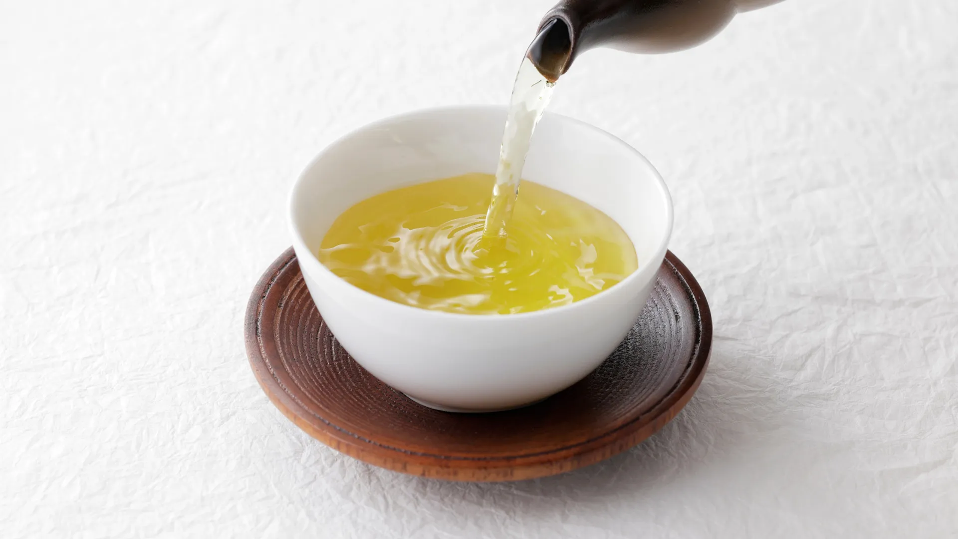 
                    Dores de cabeça: Este chá tem as mesmas propriedades que a aspirina 
                