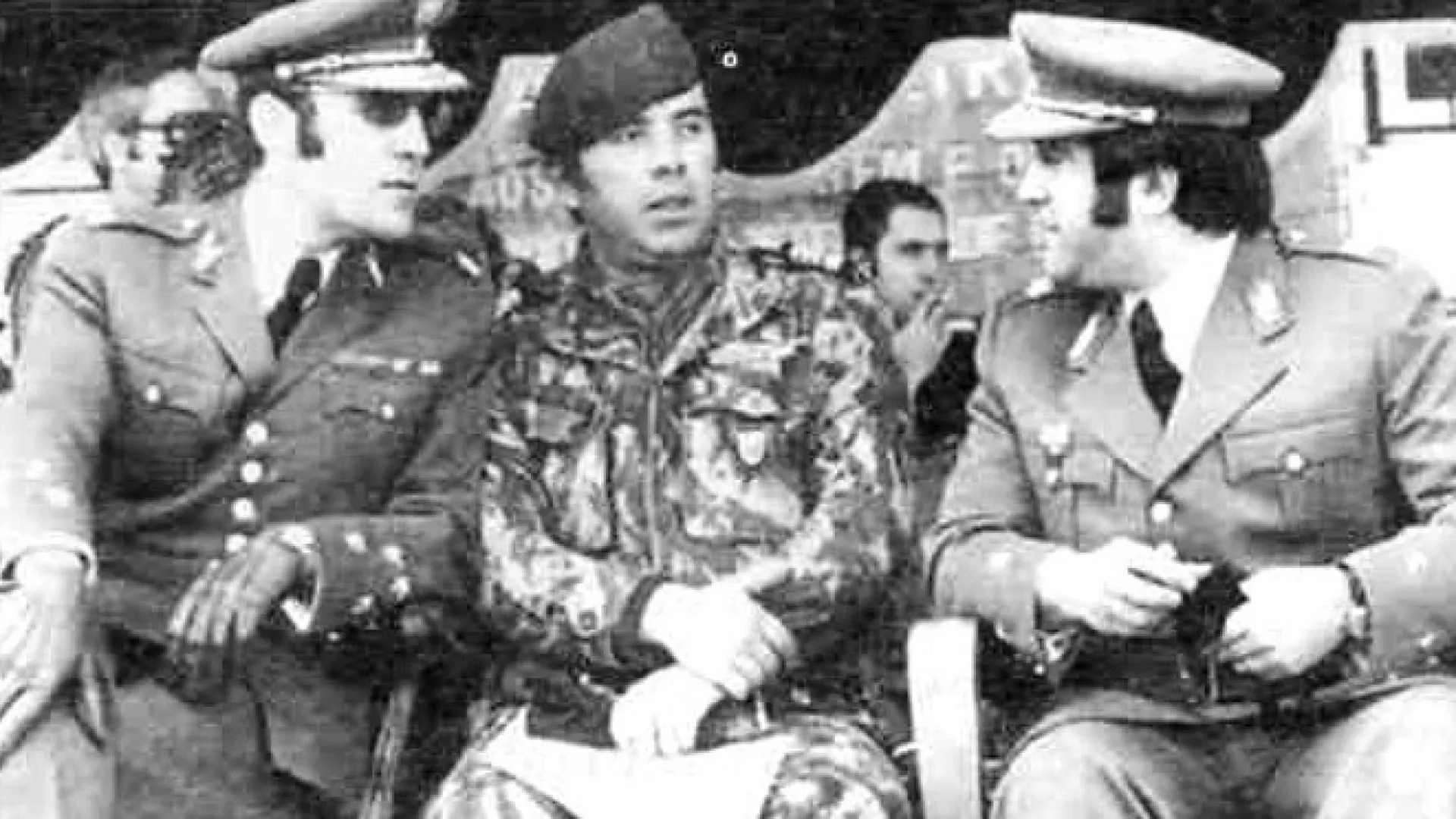 
                    AO MINUTO: Cerimónias decorrem no Terreiro do Paço; Segue-se sessão na AR
                