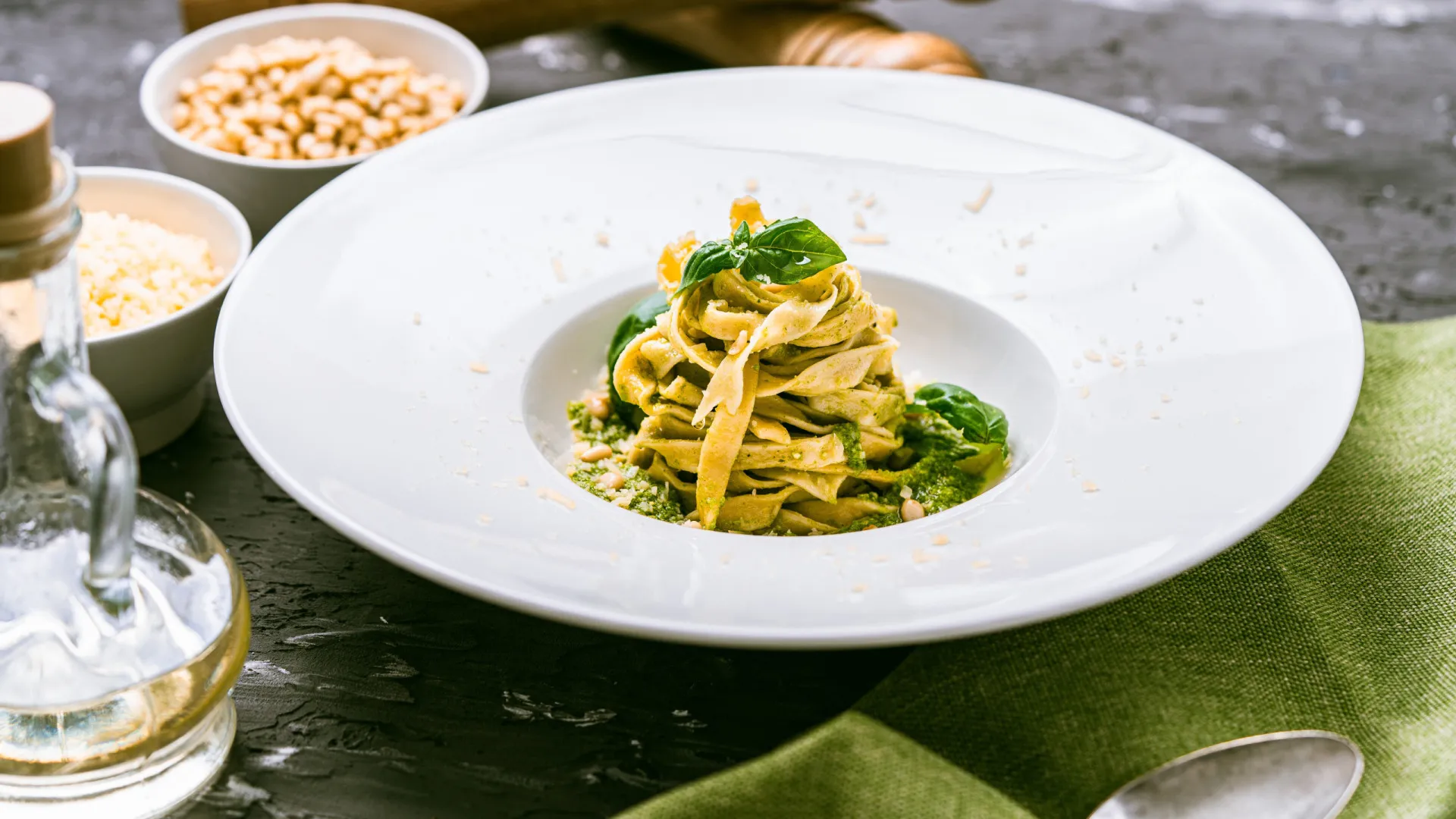 
                    Um creme, uma massa e um sumo: 3 receitas de agrião muito nutritivas
                